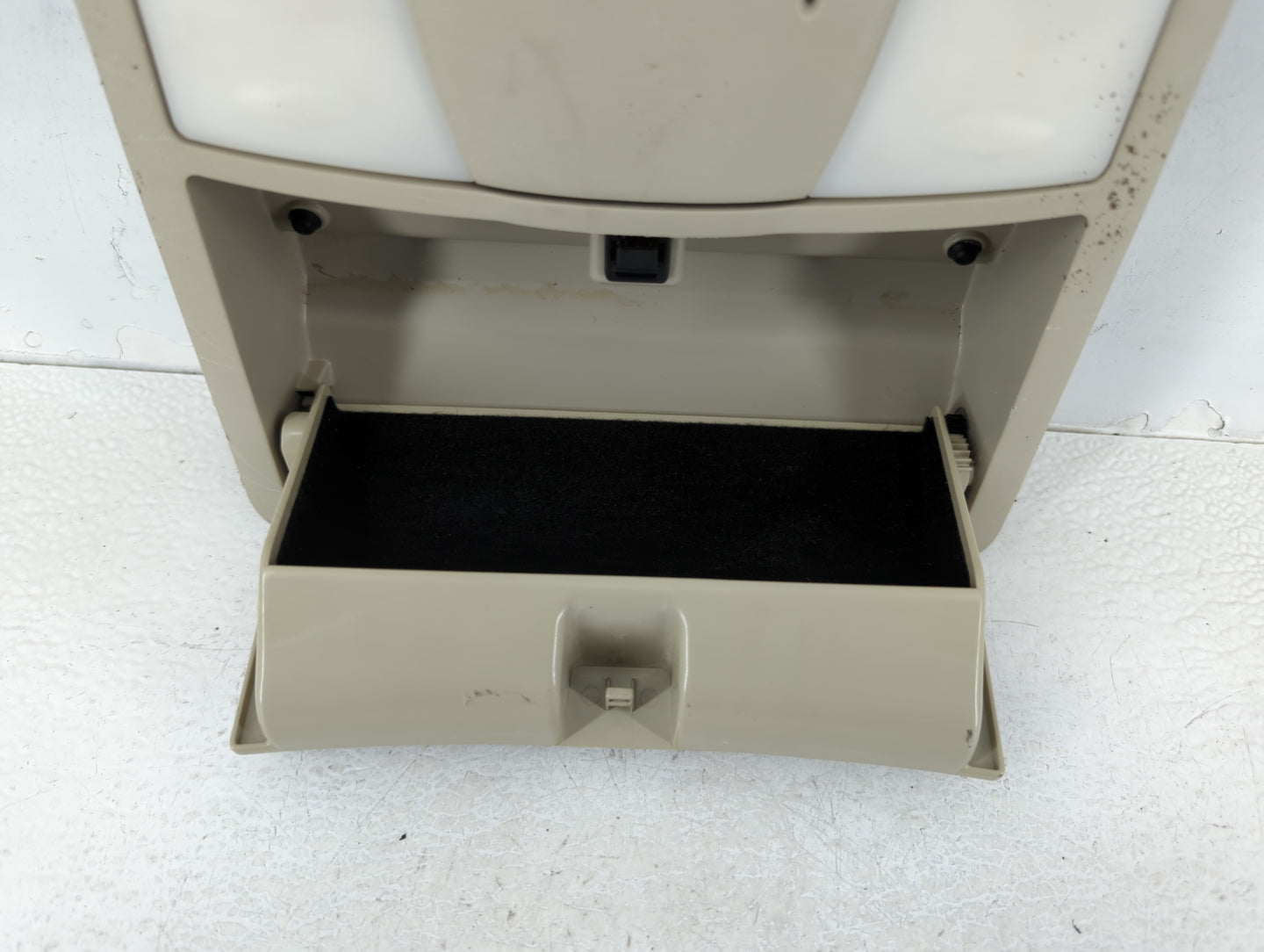 2013-2015 Nissan Rogue Overhead Roof Console 626124 - Oemusedautoparts1.com