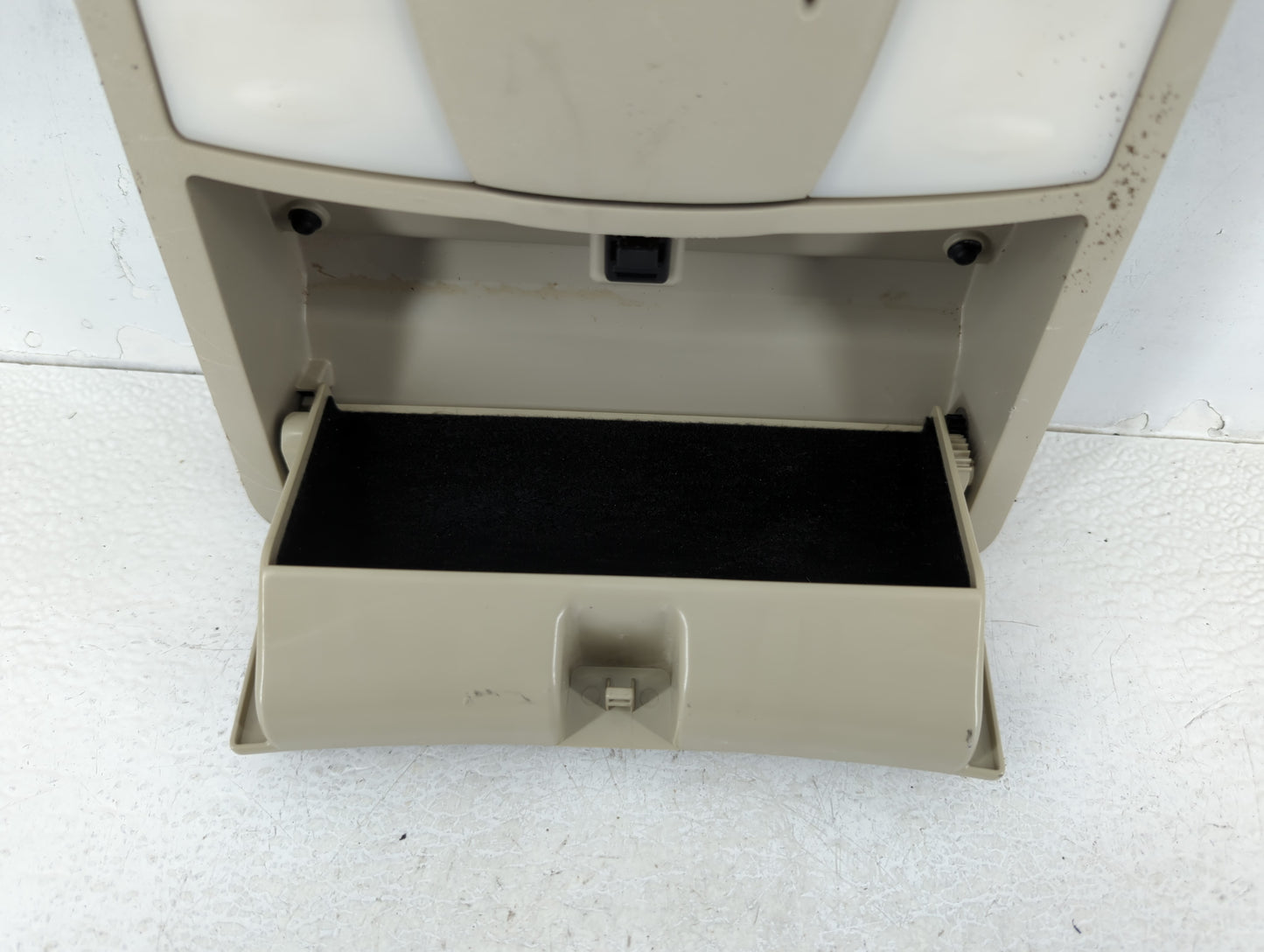 2013-2015 Nissan Rogue Overhead Roof Console 626124 - Oemusedautoparts1.com