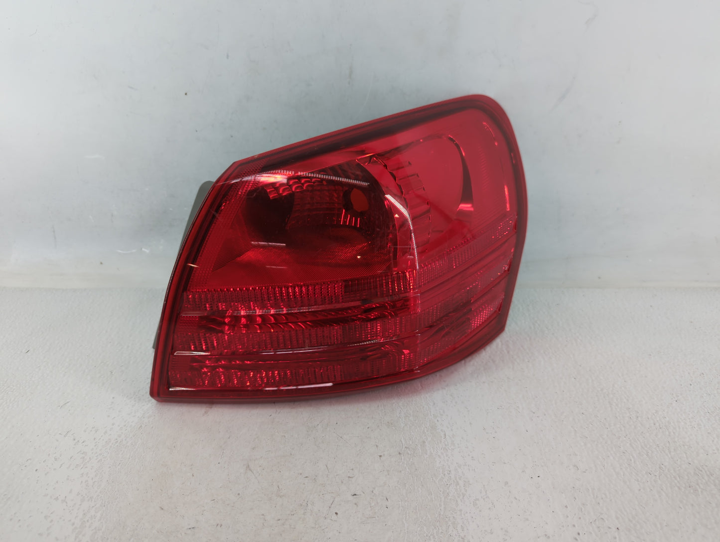 2008-2015 Nissan Rogue Tail Light Assembly Driver Left OEM P/N:DS685-B000L C83 Fits Fits 2008 2009 2010 2011 2012 2013 2014 