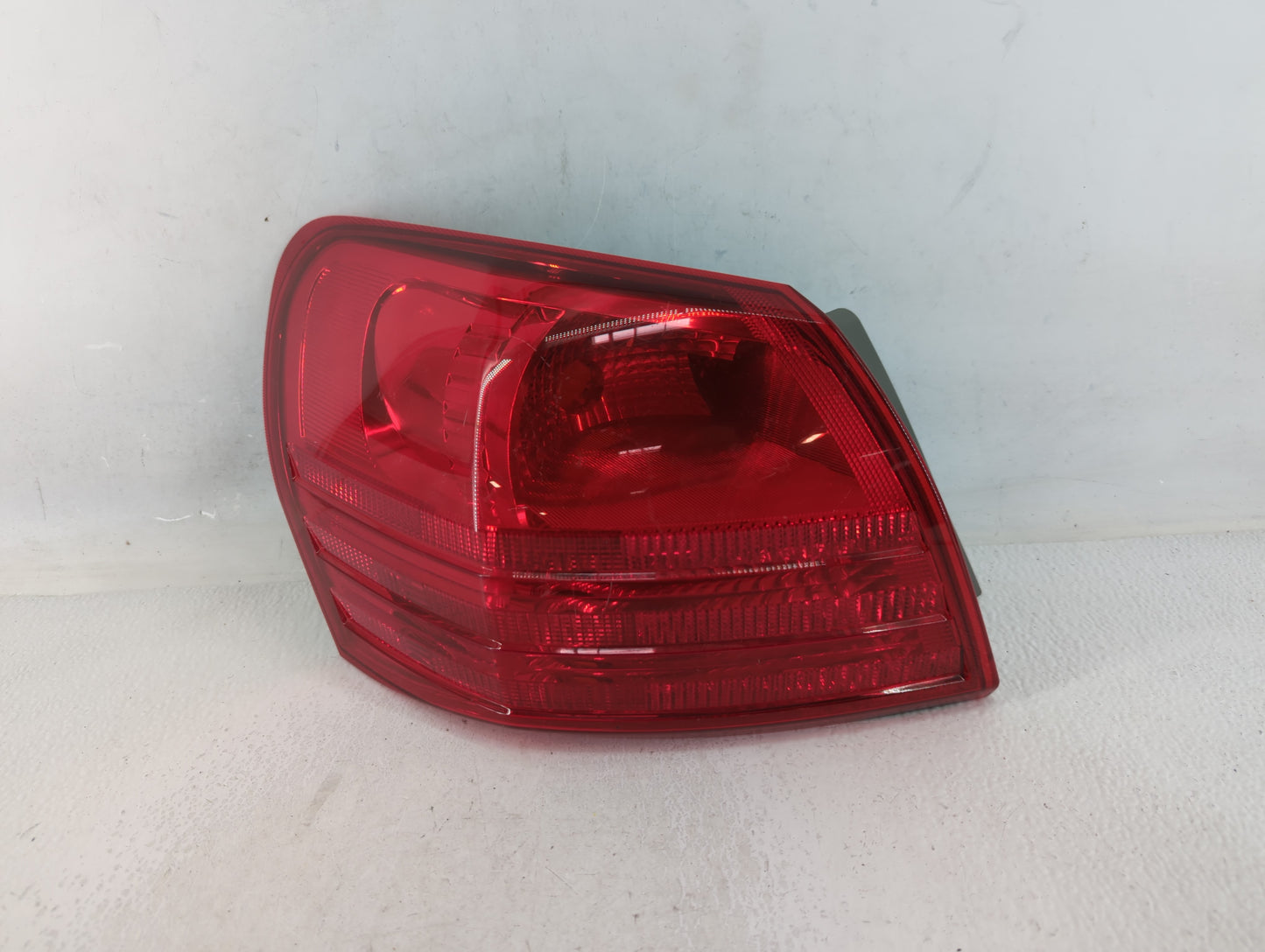 2009-2015 Nissan Rogue Tail Light Assembly Passenger Right OEM Fits Fits 2009 2010 2011 2012 2013 2014 2015 OEM Used Auto Pa