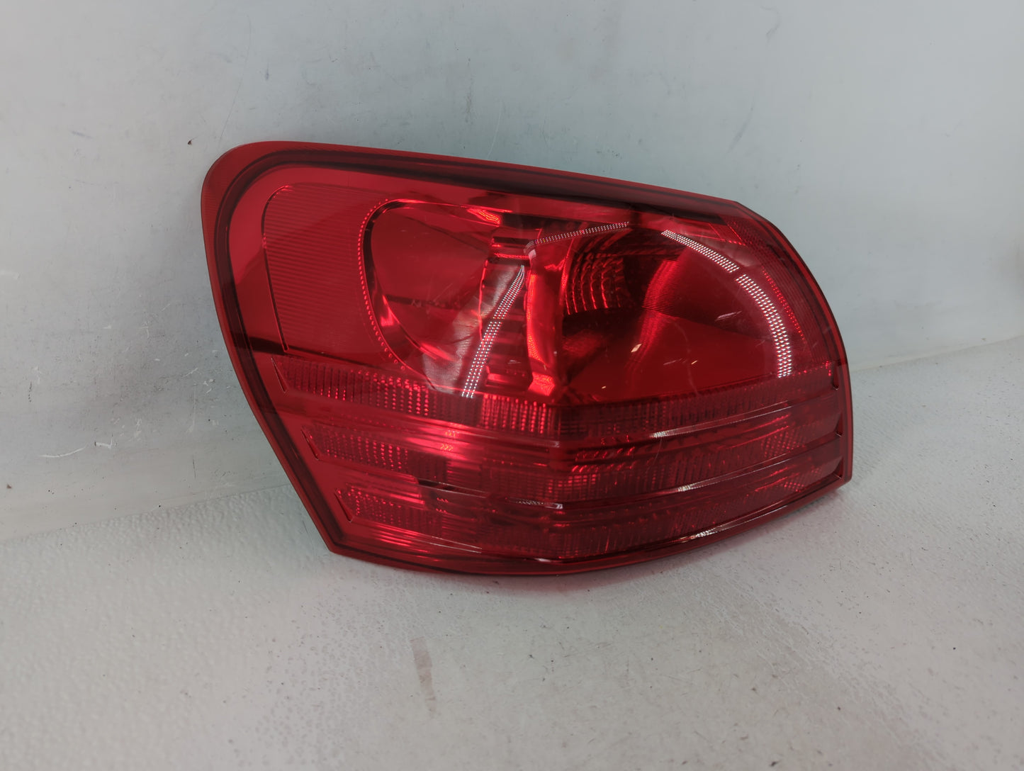 2009-2015 Nissan Rogue Tail Light Assembly Passenger Right OEM Fits Fits 2009 2010 2011 2012 2013 2014 2015 OEM Used Auto Pa