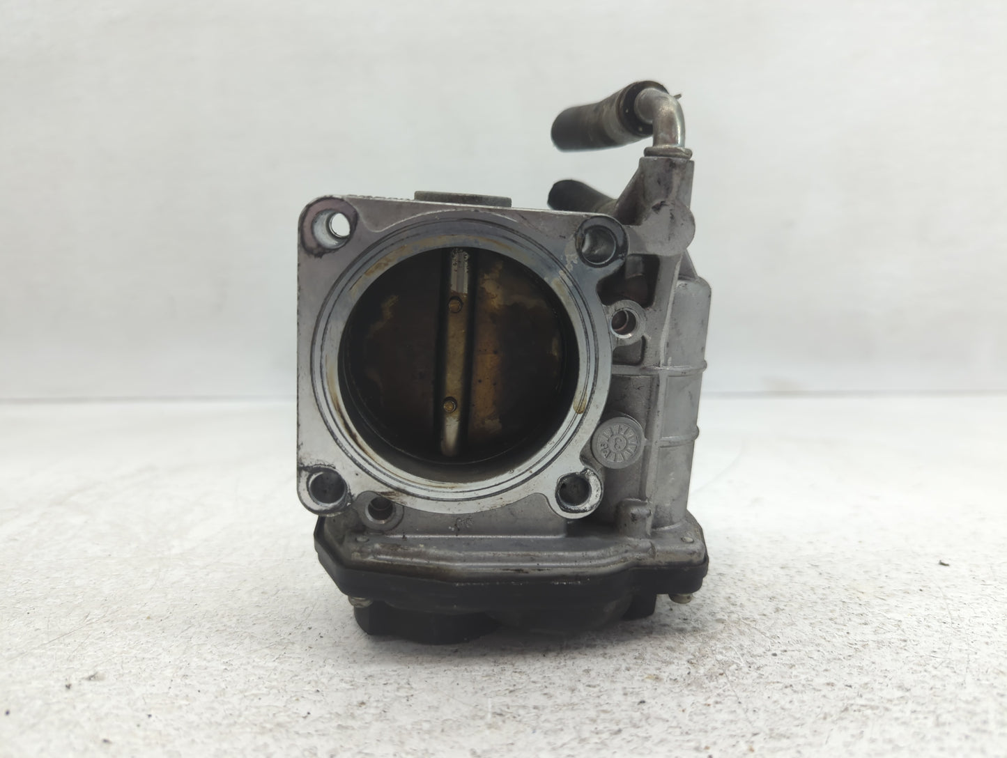 2011-2015 Nissan Rogue Throttle Body P/N:K 2Z12 2 526-01 Fits Fits 2011 2012 2013 2014 2015 OEM Used Auto Parts - Oemusedaut