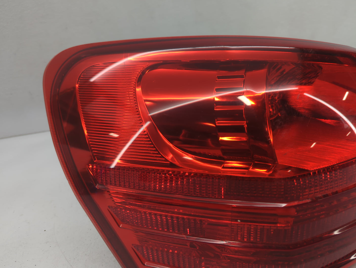 2008-2015 Nissan Rogue Tail Light Assembly Driver Left OEM Fits Fits 2008 2009 2010 2011 2012 2013 2014 2015 OEM Used Auto P