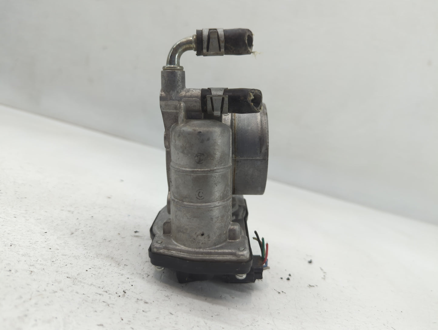 2011-2015 Nissan Rogue Throttle Body P/N:K 2Y29 3 526-01 Fits Fits 2011 2012 2013 2014 2015 OEM Used Auto Parts - Oemusedaut