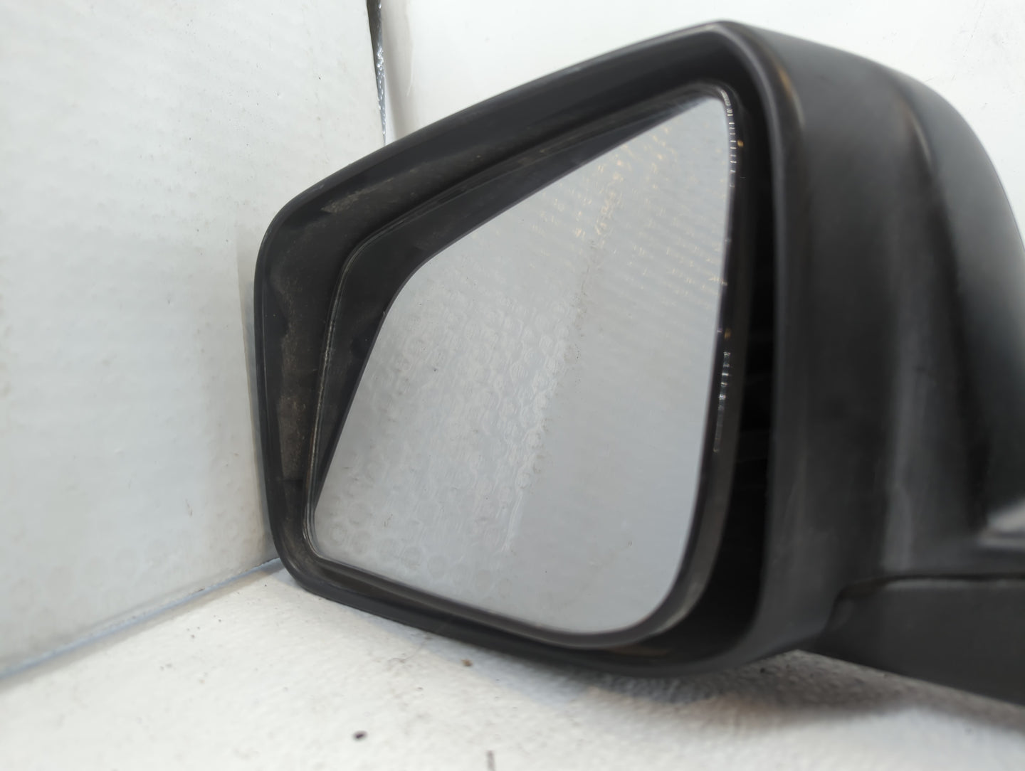 2008-2015 Nissan Rogue Driver Side View Mirror - Left Door Mirror OEM Used - Oemusedautoparts1.com