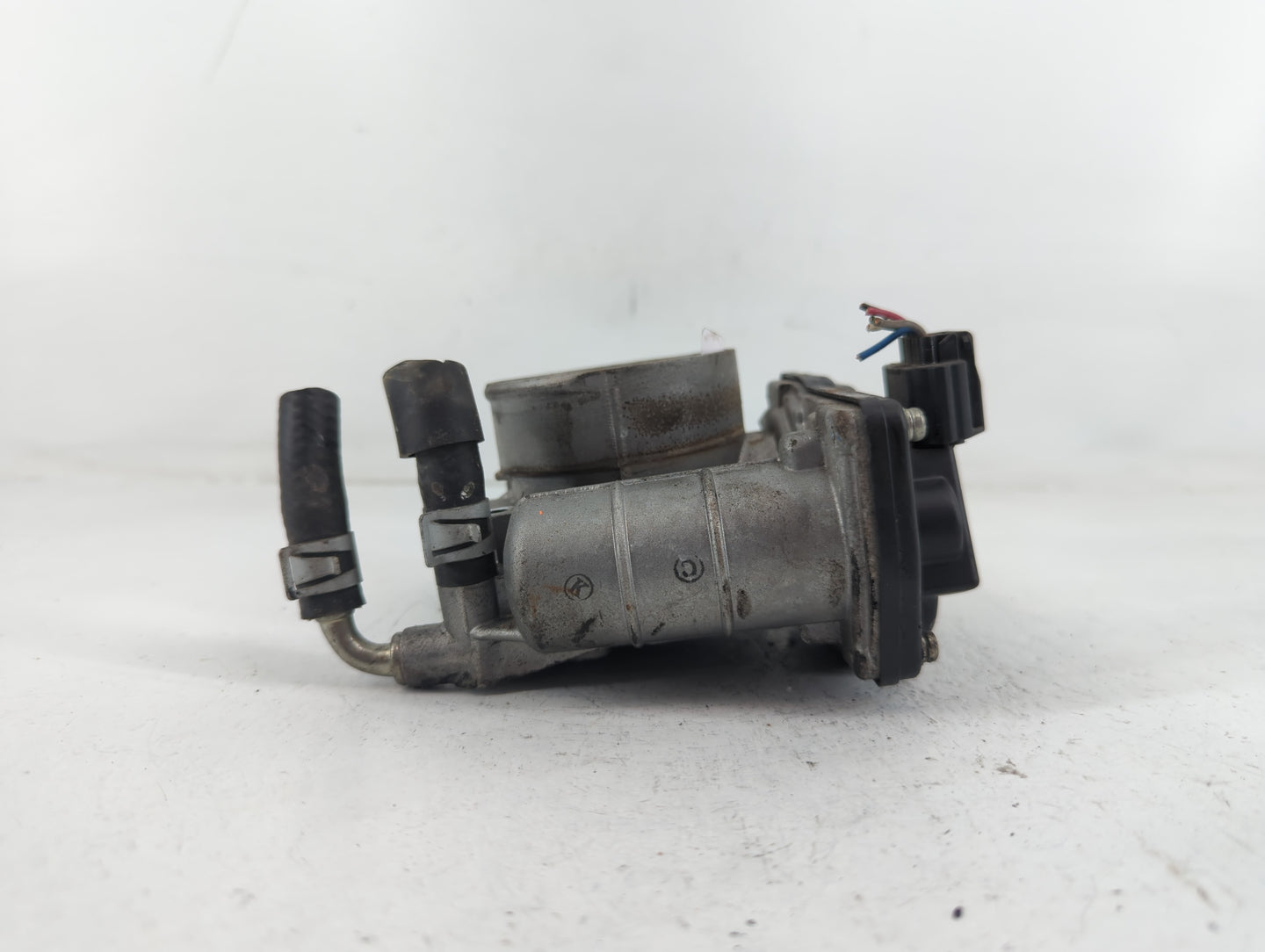2011-2015 Nissan Rogue Throttle Body P/N:K 2Y14 2 526-01 Fits Fits 2011 2012 2013 2014 2015 OEM Used Auto Parts - Oemusedaut