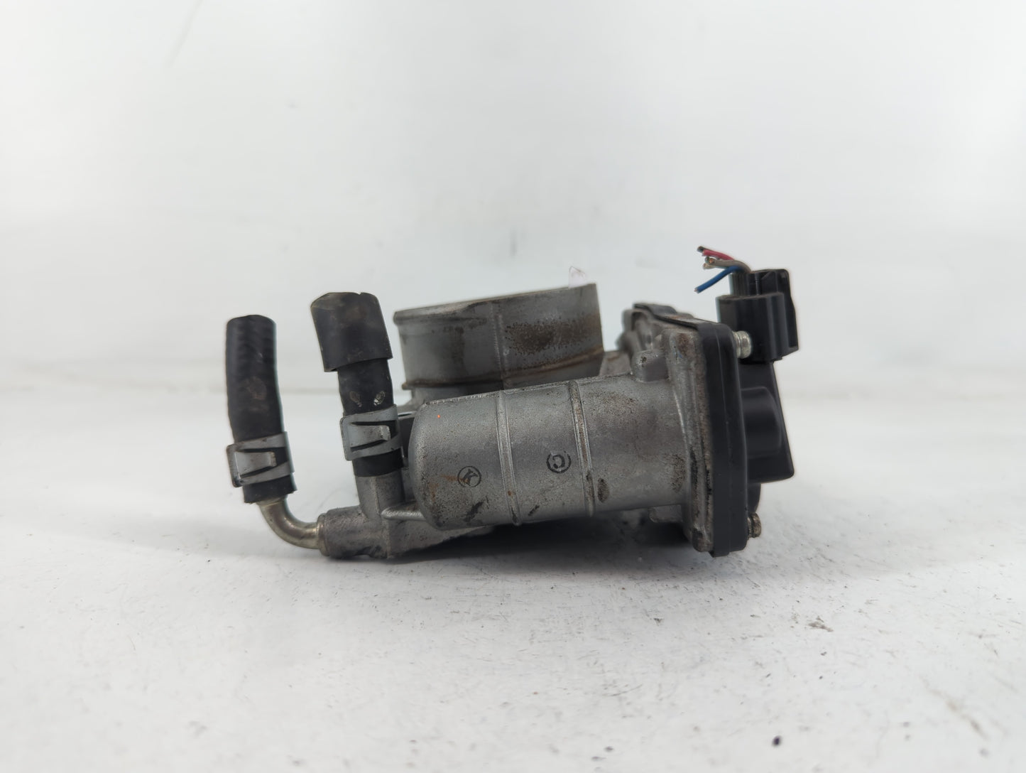 2011-2015 Nissan Rogue Throttle Body P/N:K 2Y14 2 526-01 Fits Fits 2011 2012 2013 2014 2015 OEM Used Auto Parts - Oemusedaut