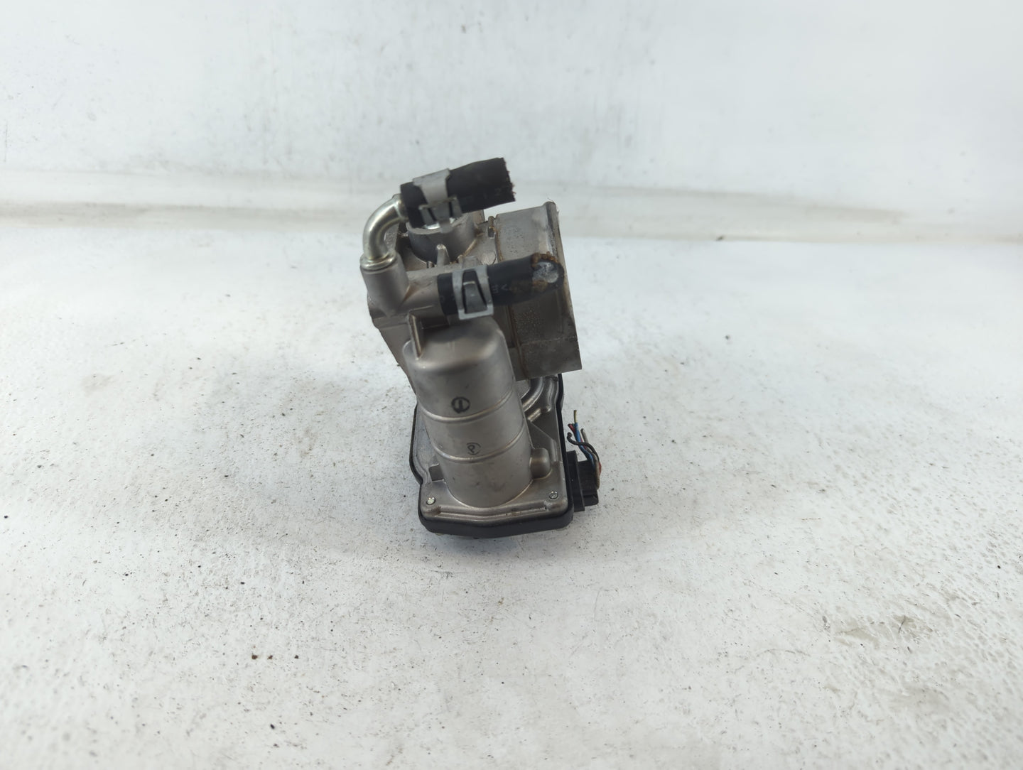 2011-2015 Nissan Rogue Throttle Body P/N:2614S RME60-15 Fits Fits 2011 2012 2013 2014 2015 OEM Used Auto Parts - Oemusedauto
