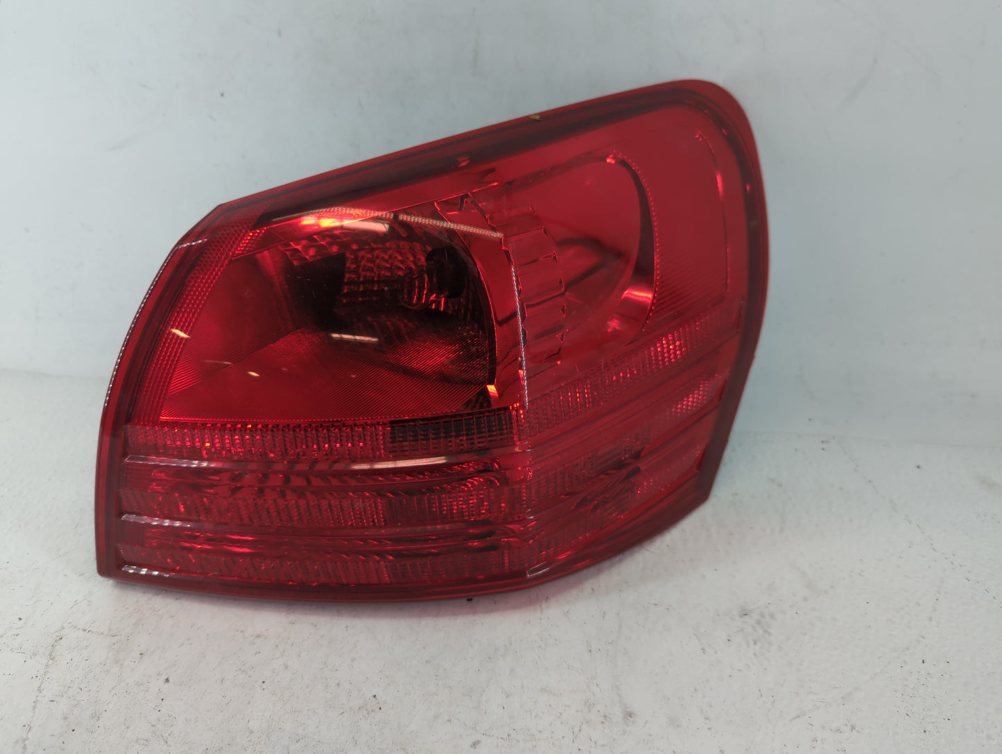 2008-2015 Nissan Rogue Tail Light Assembly Passenger Right OEM Fits Fits 2008 2009 2010 2011 2012 2013 2014 2015 OEM Used Au