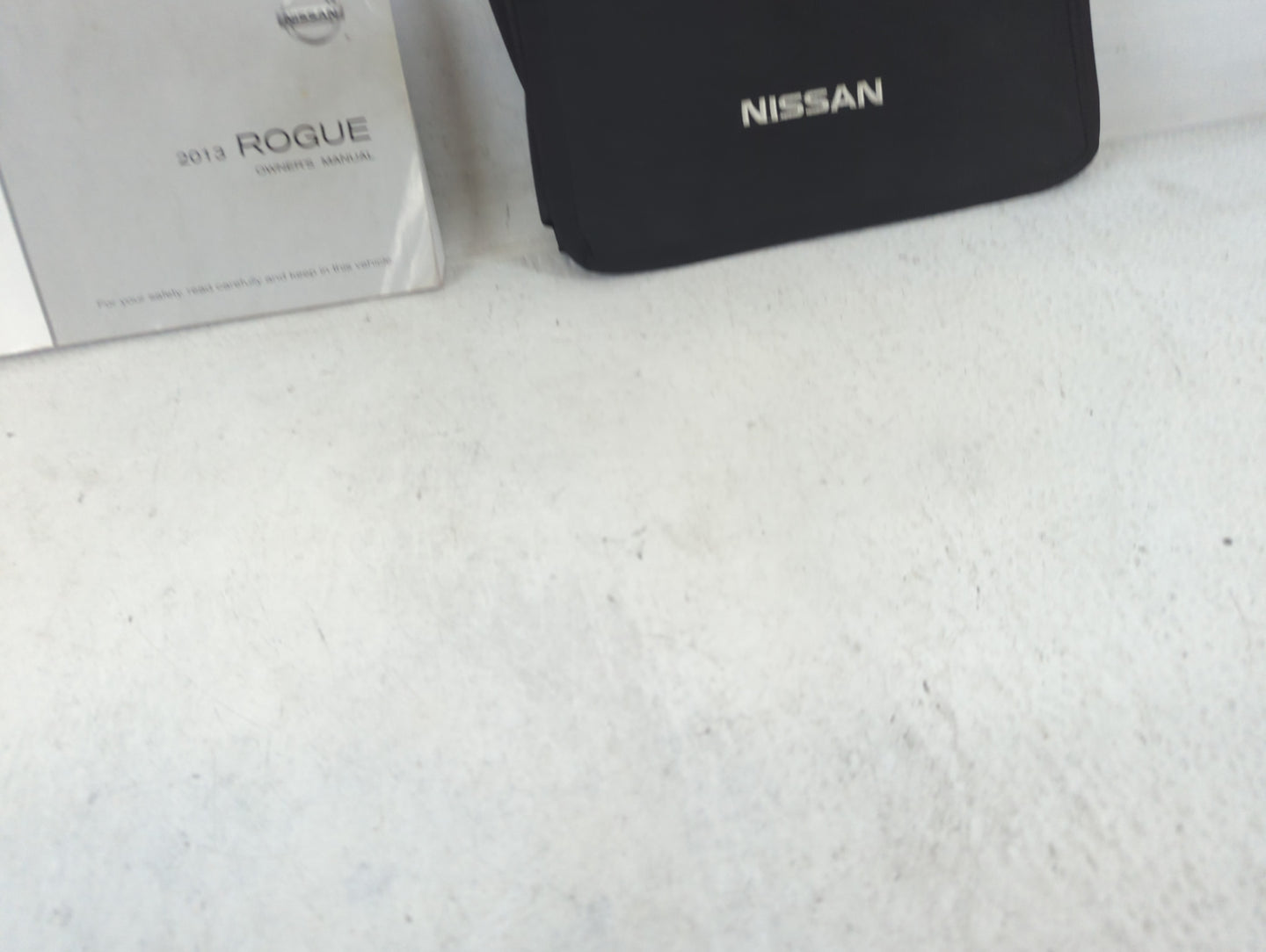 2013 Nissan Rogue Owners Manual Book Guide P/N:T00UM-JM04D OEM Used Auto Parts - Oemusedautoparts1.com