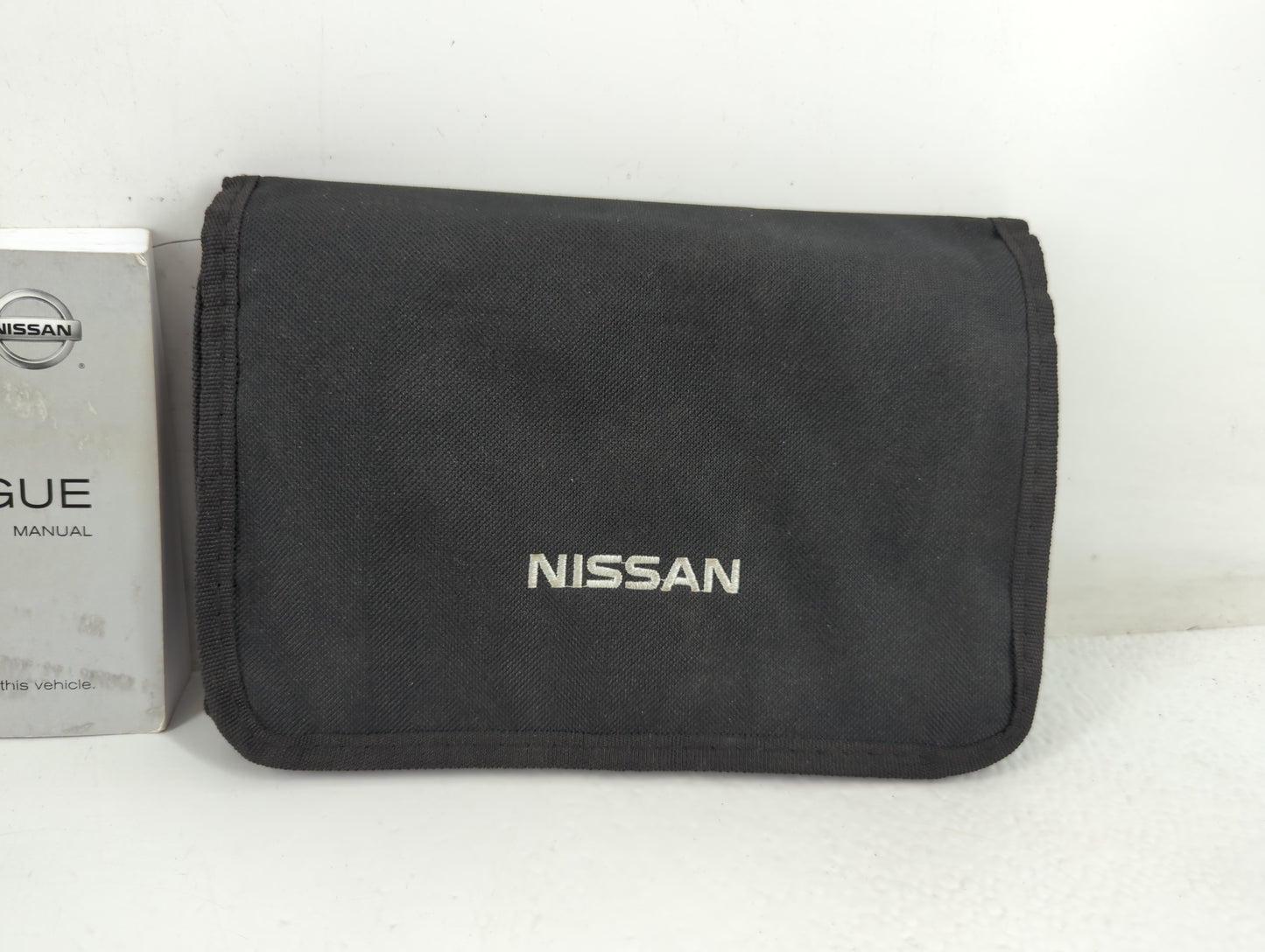 2013 Nissan Rogue Owners Manual Book Guide P/N:T00UM-JM04D OM3E-0S35U0 OEM Used Auto Parts - Oemusedautoparts1.com