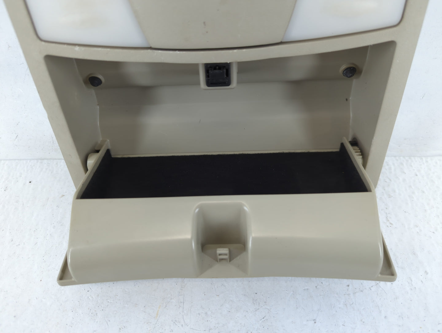 2013 Nissan Rogue Overhead Roof Console - Oemusedautoparts1.com