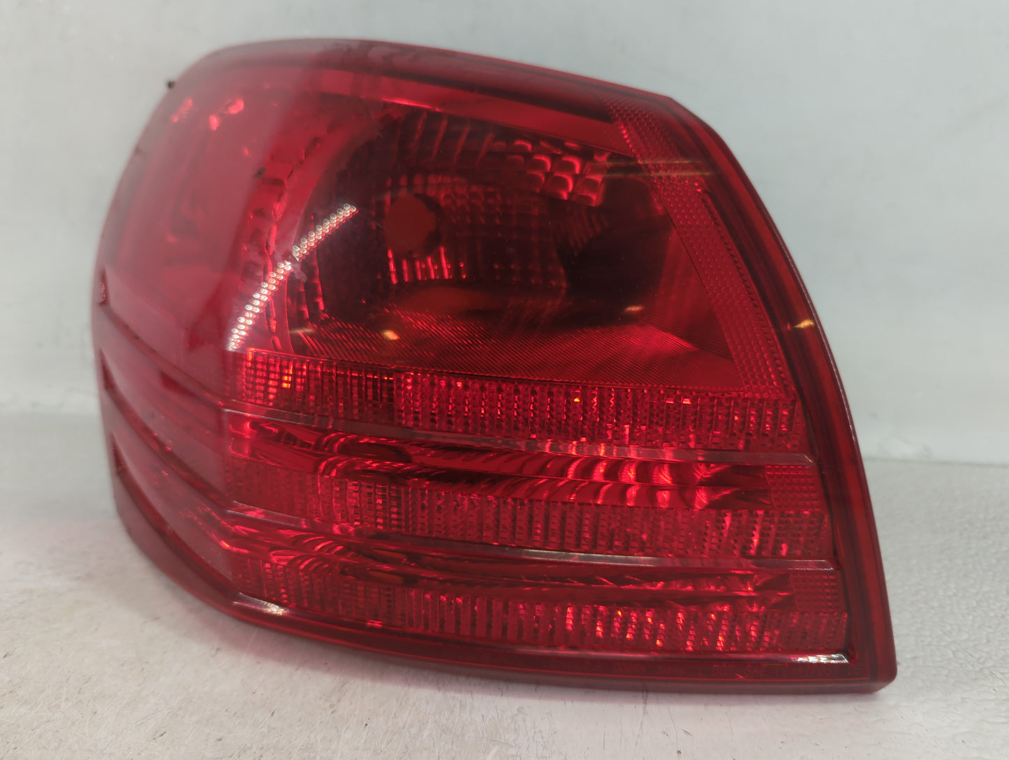 2008-2015 Nissan Rogue Tail Light Assembly Driver Left OEM Fits Fits 2008 2009 2010 2011 2012 2013 2014 2015 OEM Used Auto P