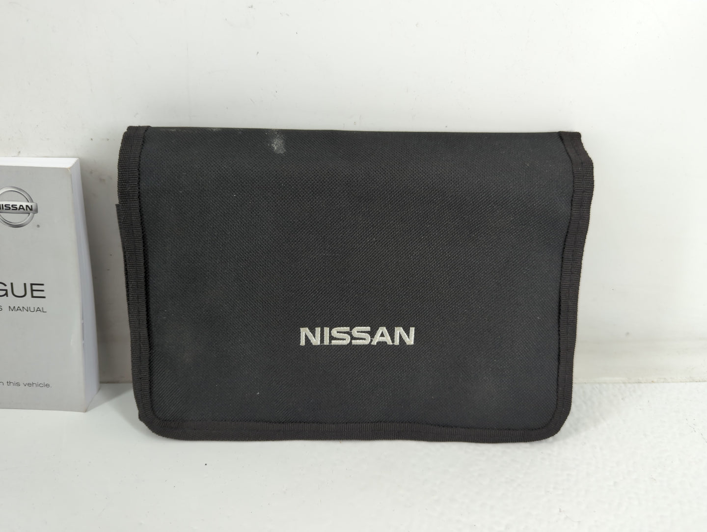 2013 Nissan Rogue Owners Manual Book Guide P/N:OM3E-0S35U0 OEM Used Auto Parts - Oemusedautoparts1.com