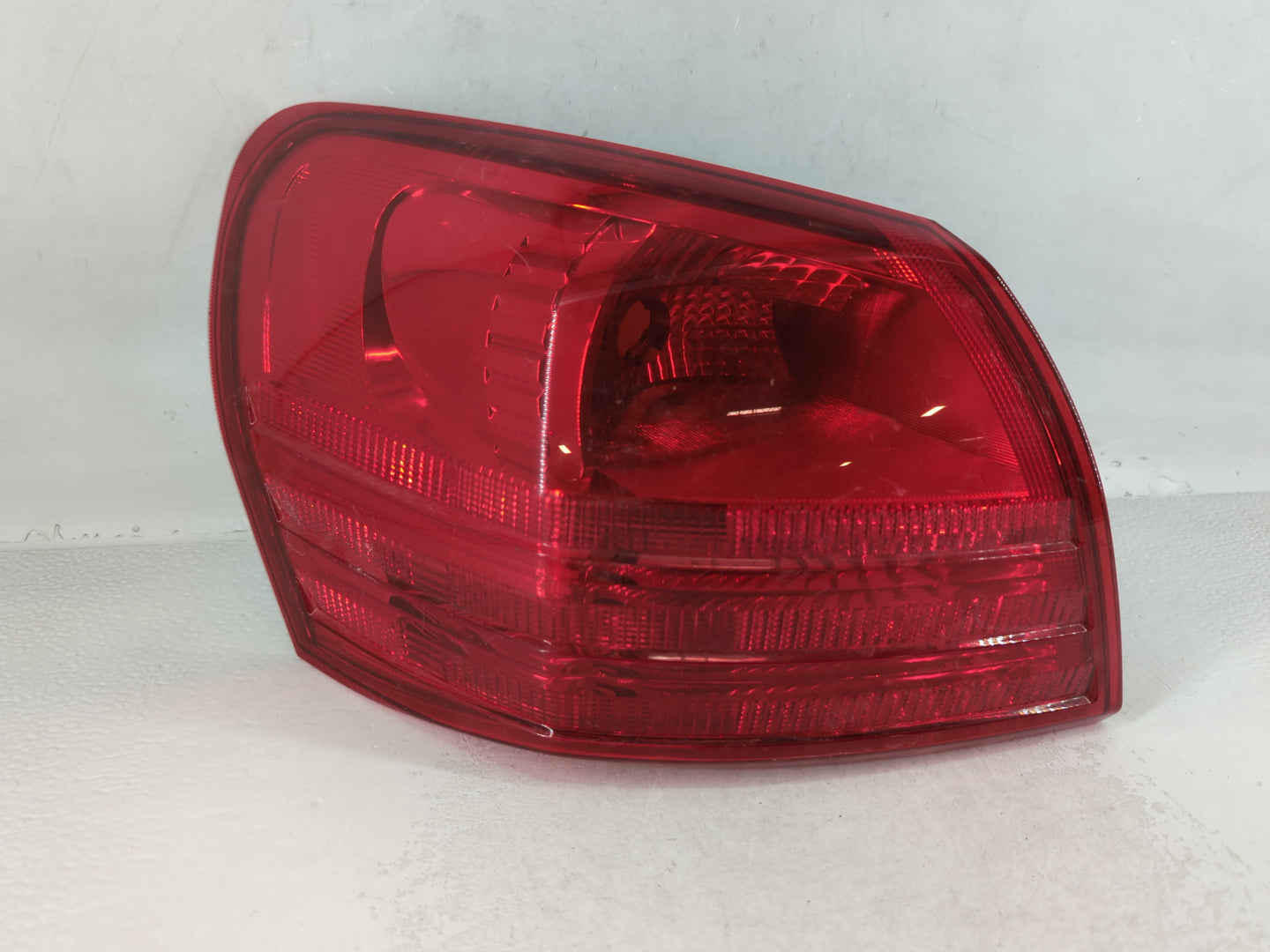 2008-2015 Nissan Rogue Tail Light Assembly Passenger Right OEM Fits Fits 2008 2009 2010 2011 2012 2013 2014 2015 OEM Used Au