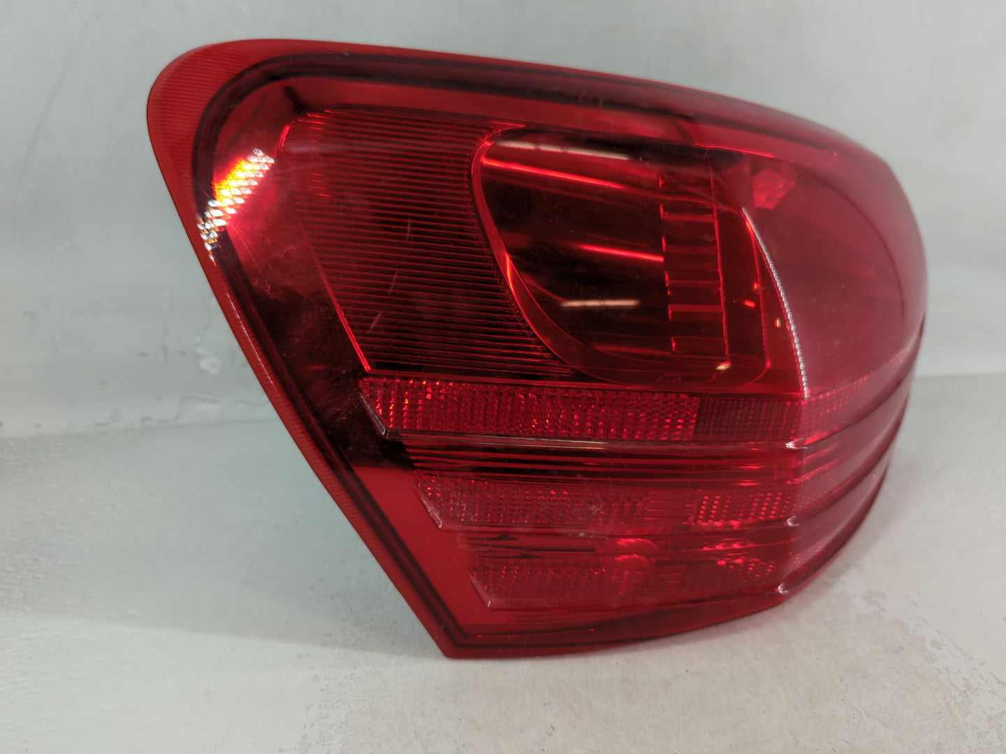 2008-2015 Nissan Rogue Tail Light Assembly Passenger Right OEM Fits Fits 2008 2009 2010 2011 2012 2013 2014 2015 OEM Used Au