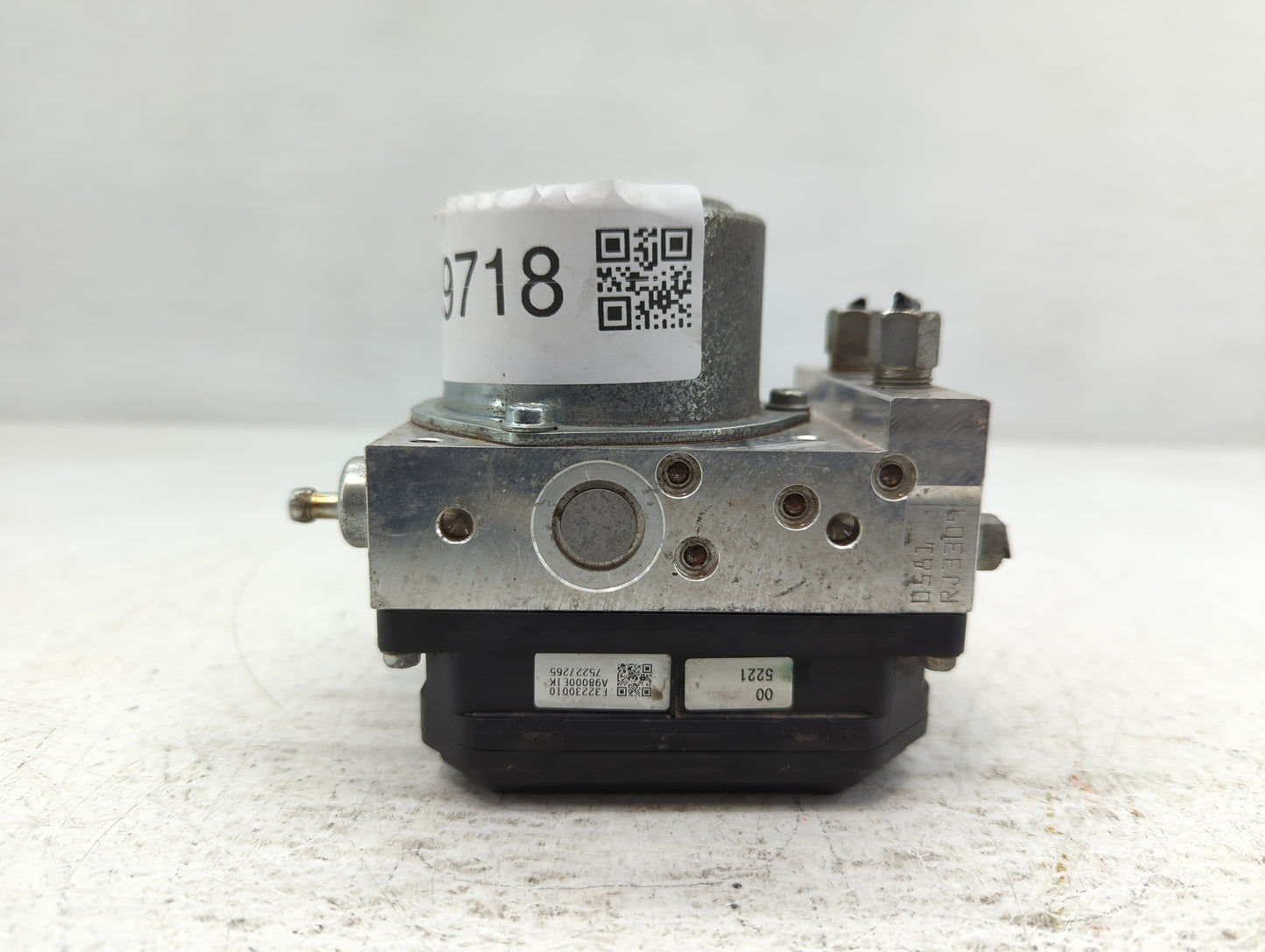 2012-2015 Nissan Rogue ABS Pump Control Module Replacement P/N:TD8405 33011446 Fits Fits 2012 2013 2014 2015 OEM Used Auto P