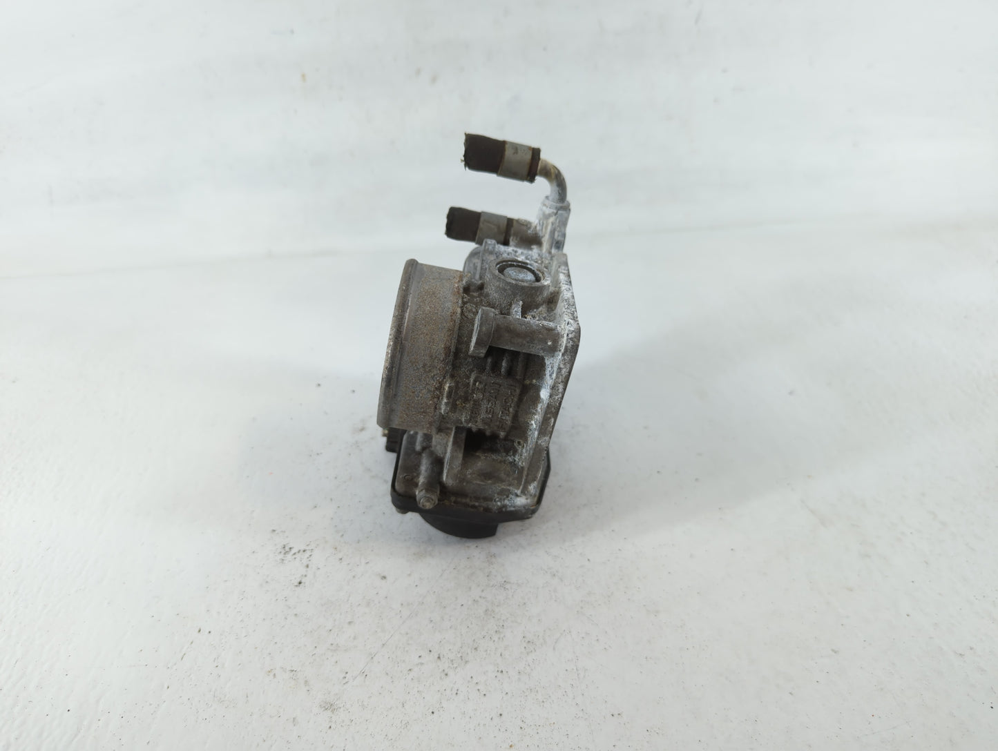 2011-2015 Nissan Rogue Throttle Body P/N:K 3108 3 526-01 Fits Fits 2011 2012 2013 2014 2015 OEM Used Auto Parts - Oemusedaut