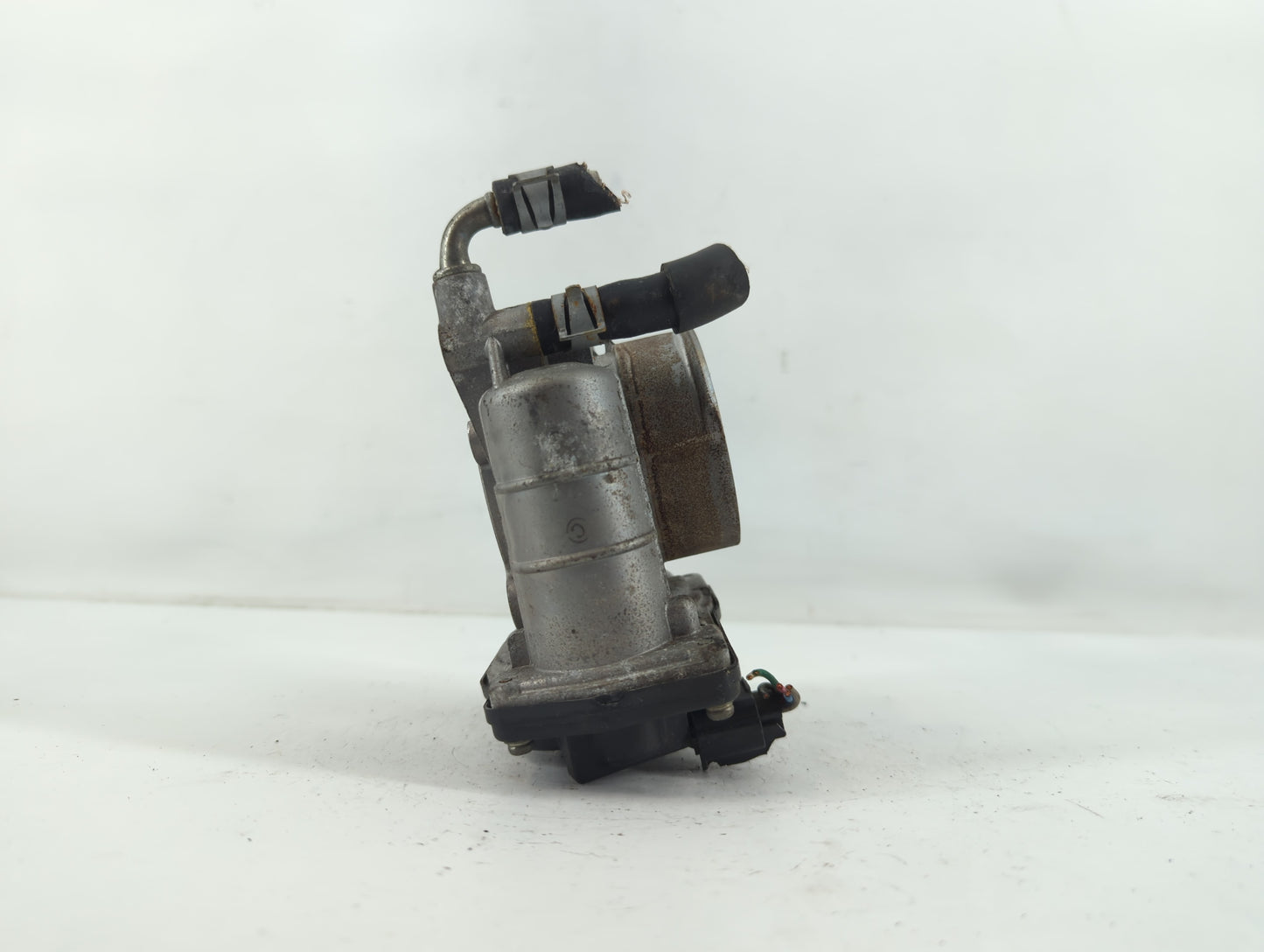 2011-2015 Nissan Rogue Throttle Body P/N:K 2207 3 526-01 Fits Fits 2011 2012 2013 2014 2015 OEM Used Auto Parts - Oemusedaut