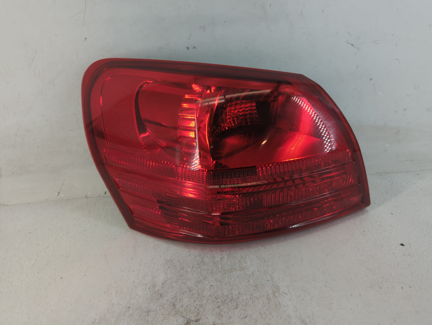 2008-2015 Nissan Rogue Tail Light Assembly Driver Left OEM Fits Fits 2008 2009 2010 2011 2012 2013 2014 2015 OEM Used Auto P