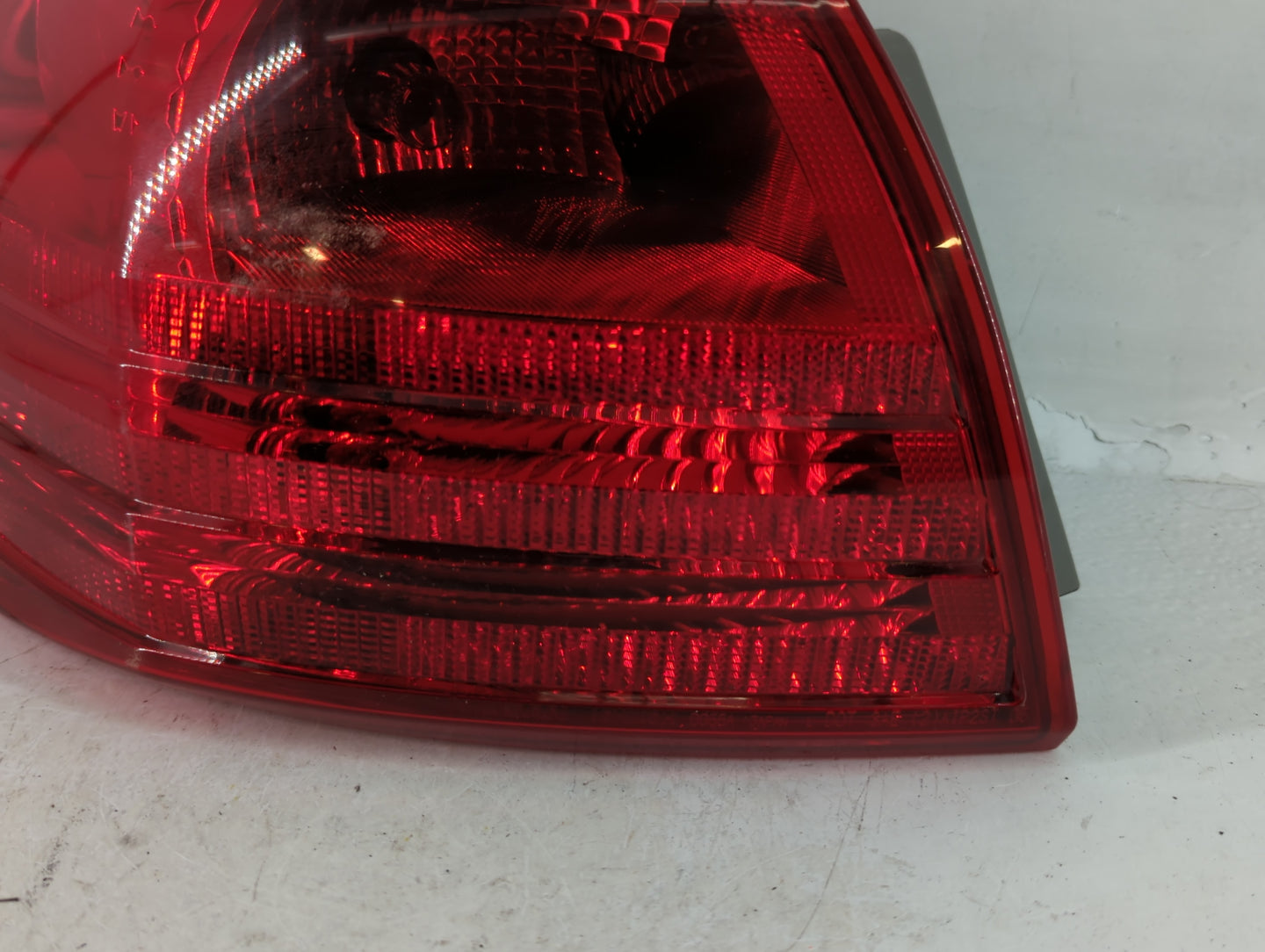 2008-2015 Nissan Rogue Tail Light Assembly Driver Left OEM Fits Fits 2008 2009 2010 2011 2012 2013 2014 2015 OEM Used Auto P