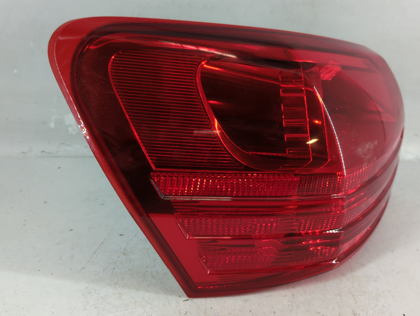 2008-2015 Nissan Rogue Tail Light Assembly Driver Left OEM Fits Fits 2008 2009 2010 2011 2012 2013 2014 2015 OEM Used Auto P