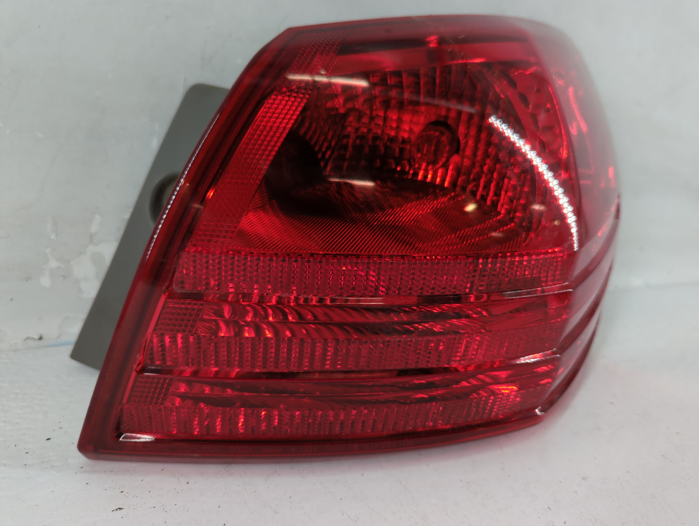 2008-2015 Nissan Rogue Tail Light Assembly Passenger Right OEM Fits Fits 2008 2009 2010 2011 2012 2013 2014 2015 OEM Used Au
