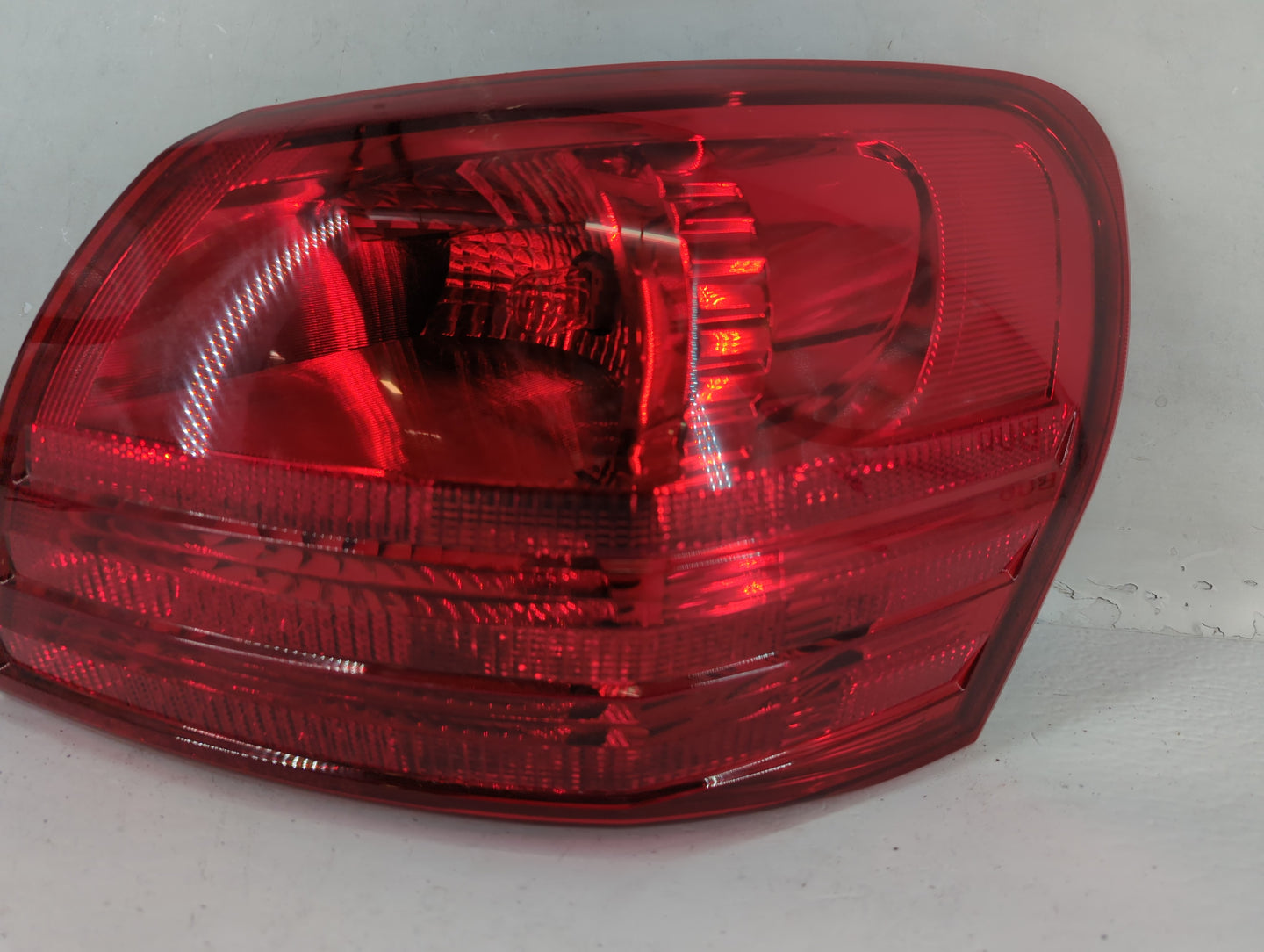 2008-2015 Nissan Rogue Tail Light Assembly Passenger Right OEM Fits Fits 2008 2009 2010 2011 2012 2013 2014 2015 OEM Used Au