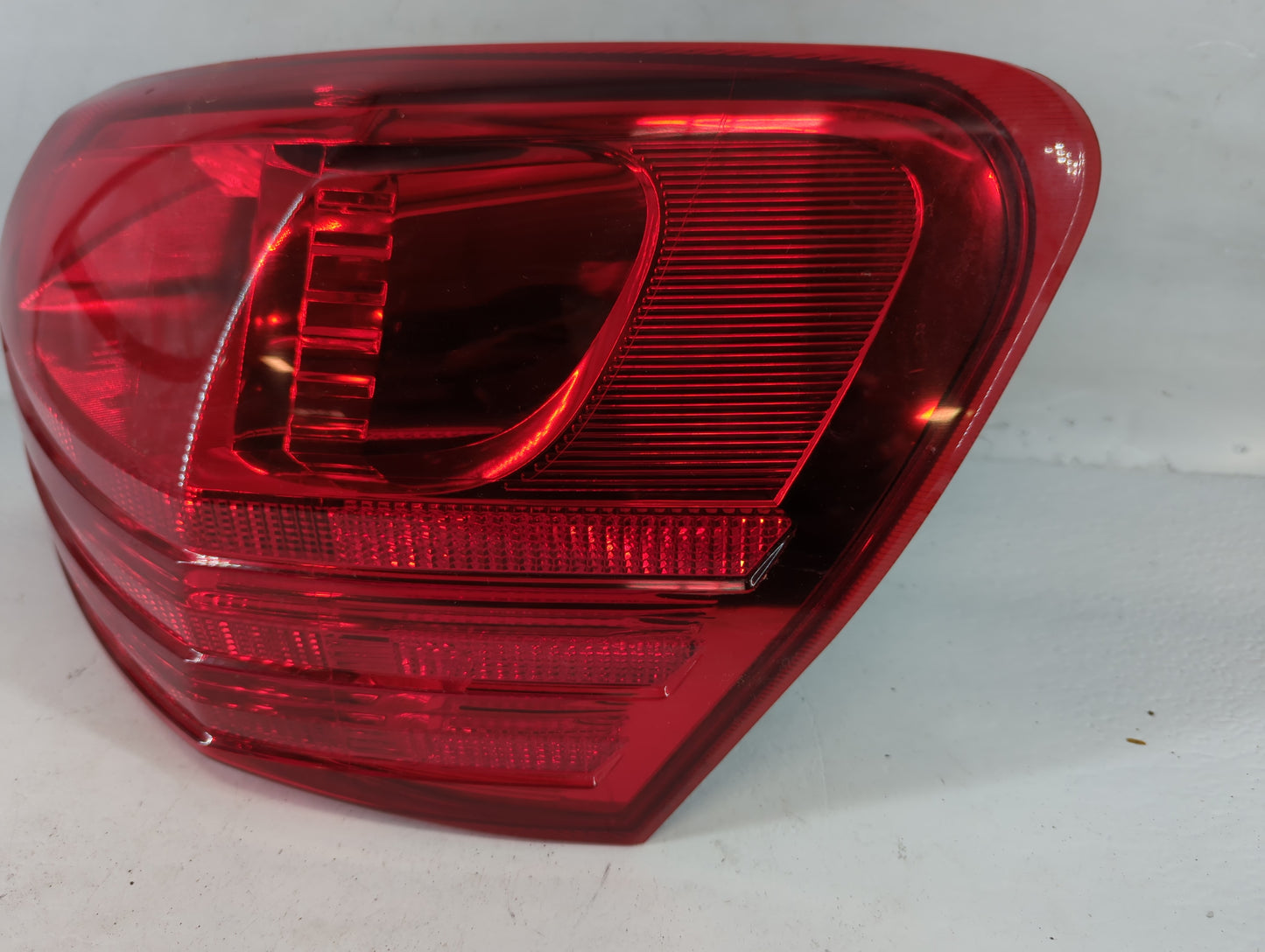 2008-2015 Nissan Rogue Tail Light Assembly Passenger Right OEM Fits Fits 2008 2009 2010 2011 2012 2013 2014 2015 OEM Used Au