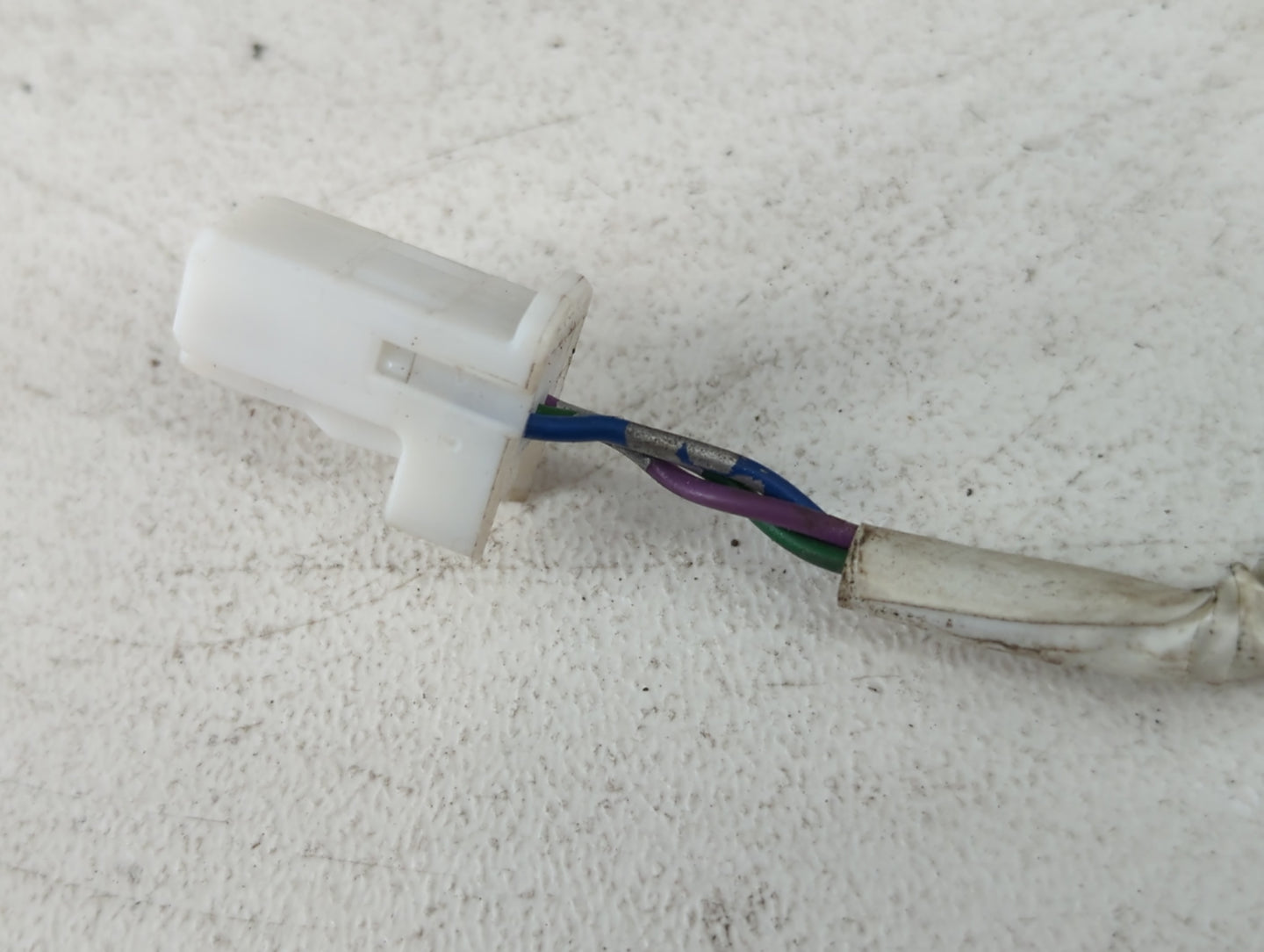 2008-2015 Nissan Rogue Driver Side View Mirror - Left Door Mirror OEM Used - Oemusedautoparts1.com