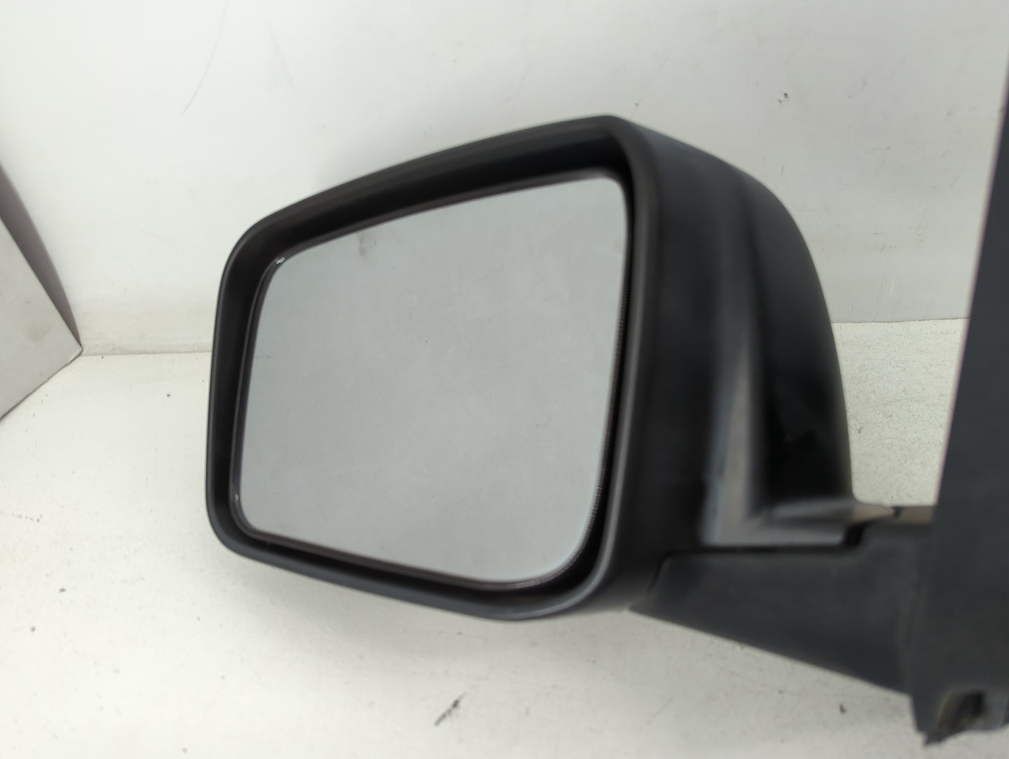2008-2015 Nissan Rogue Driver Side View Mirror - Left Door Mirror OEM Used - Oemusedautoparts1.com
