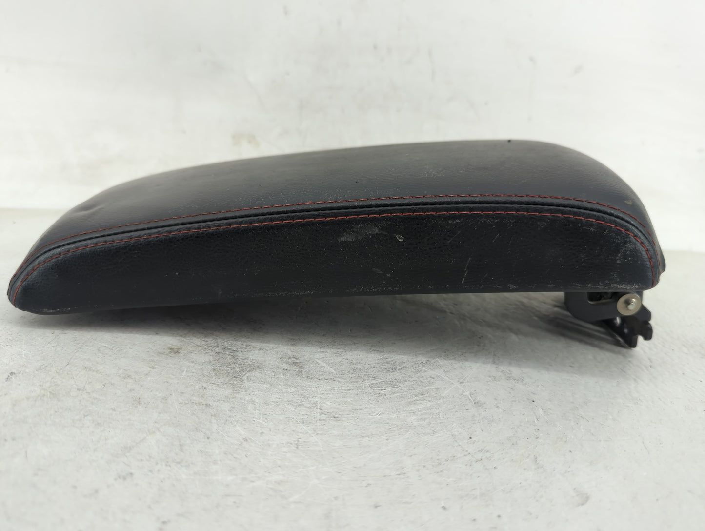 2013-2015 Nissan Rogue Center Console Armrest Cover Lid Fits Fits 2013 2014 2015 OEM Used Auto Parts - Oemusedautoparts1.com