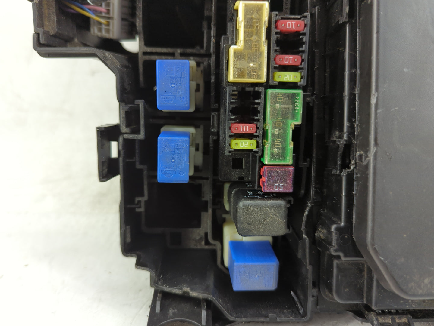 2012-2015 Nissan Rogue Fusebox Fuse Box Panel Relay Module Fits Fits 2012 2013 2014 2015 OEM Used Auto Parts - Oemusedautopa