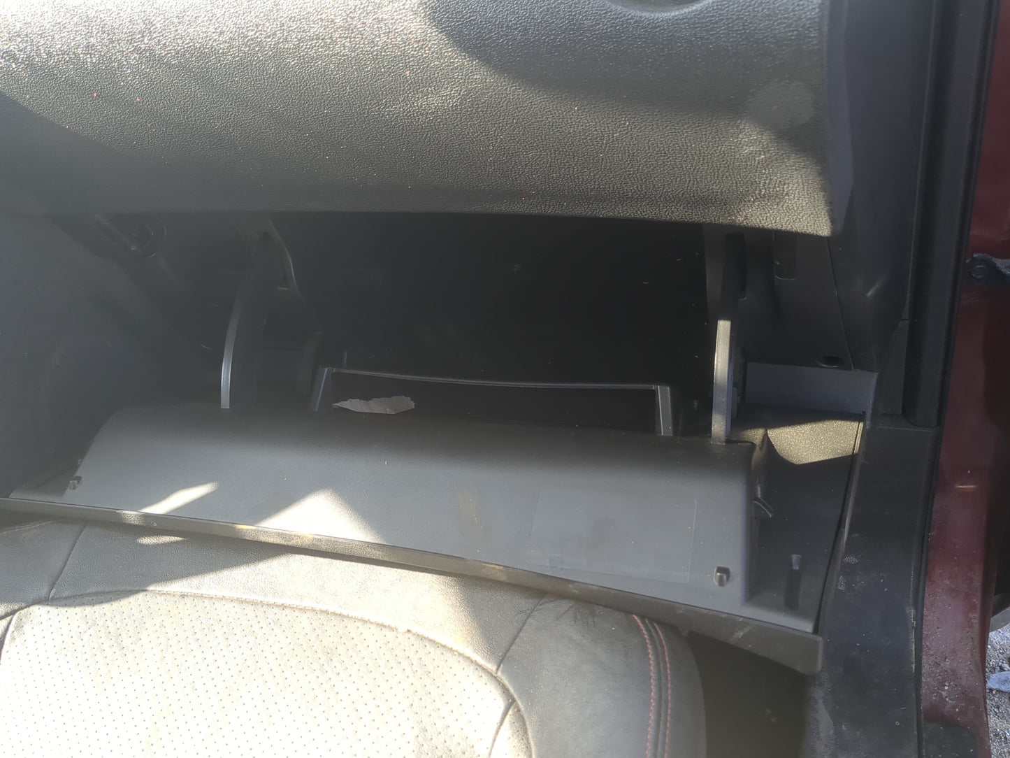 2013 Nissan Rogue Passenger Glove Box Door Storage Compartment 836745 - Oemusedautoparts1.com