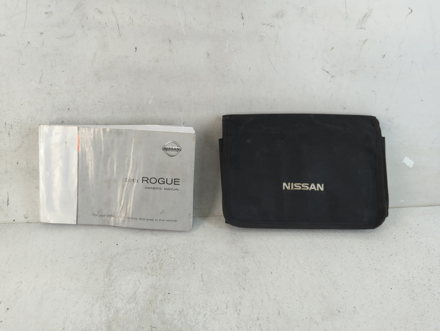 2013 Nissan Rogue Owners Manual Book Guide P/N:OM3E-OS35UO OEM Used Auto Parts - Oemusedautoparts1.com