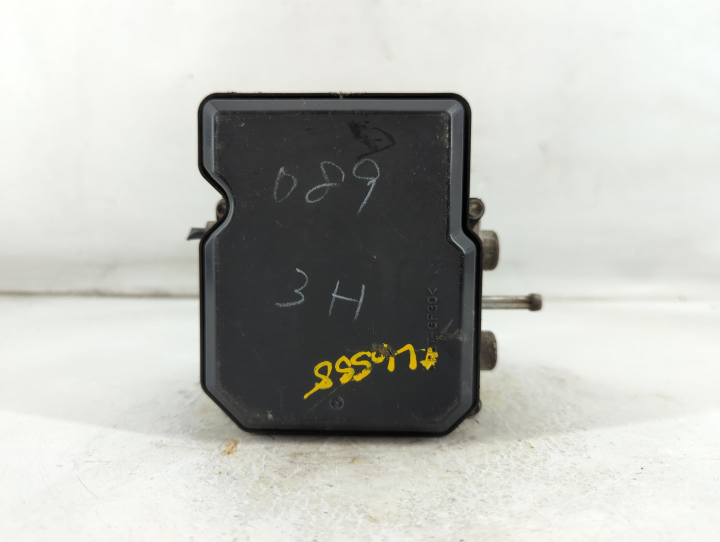 2012-2015 Nissan Rogue ABS Pump Control Module Replacement P/N:39021739 Fits Fits 2012 2013 2014 2015 OEM Used Auto Parts - 