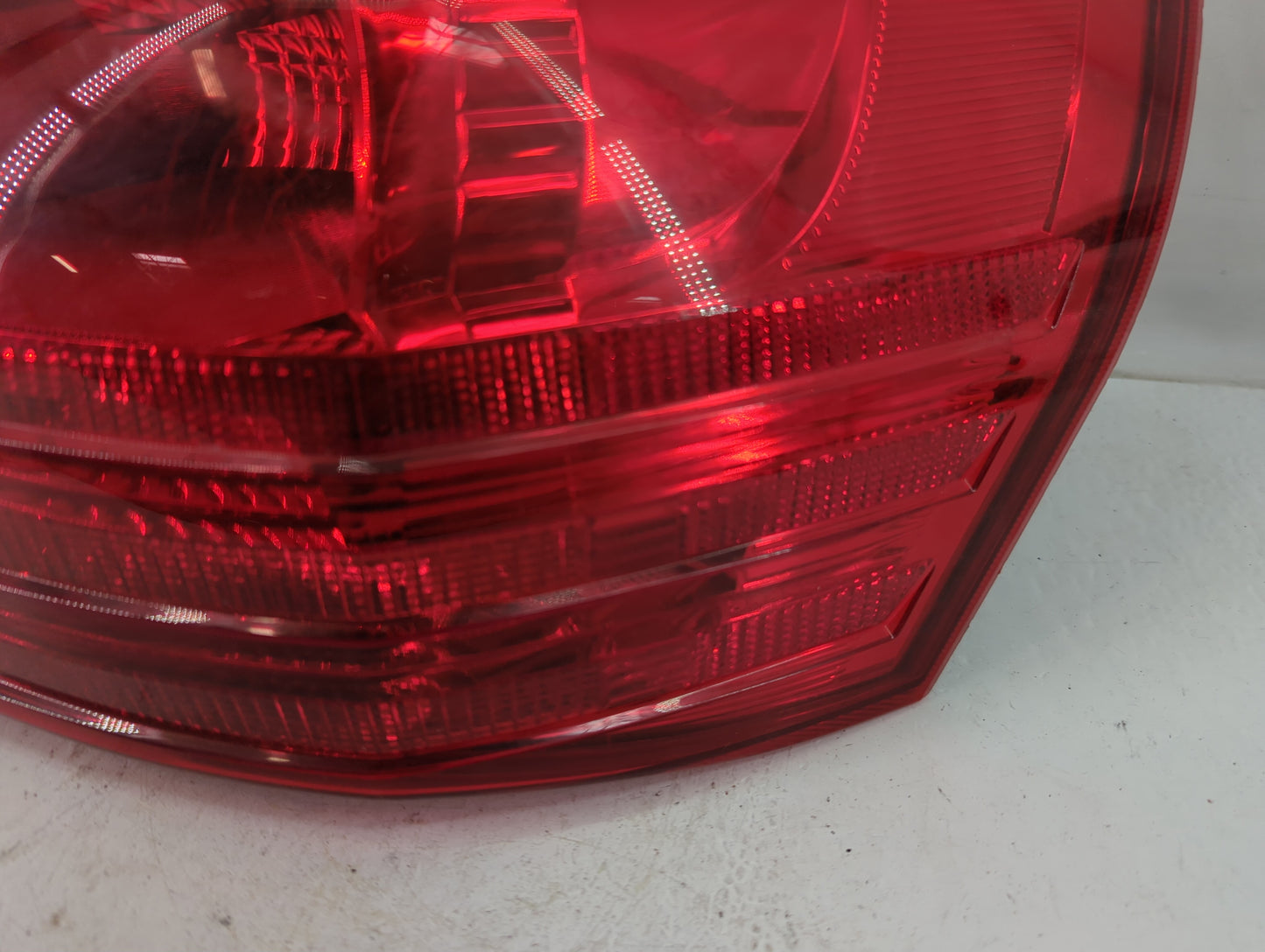 2008-2015 Nissan Rogue Tail Light Assembly Passenger Right OEM Fits Fits 2008 2009 2010 2011 2012 2013 2014 2015 OEM Used Au