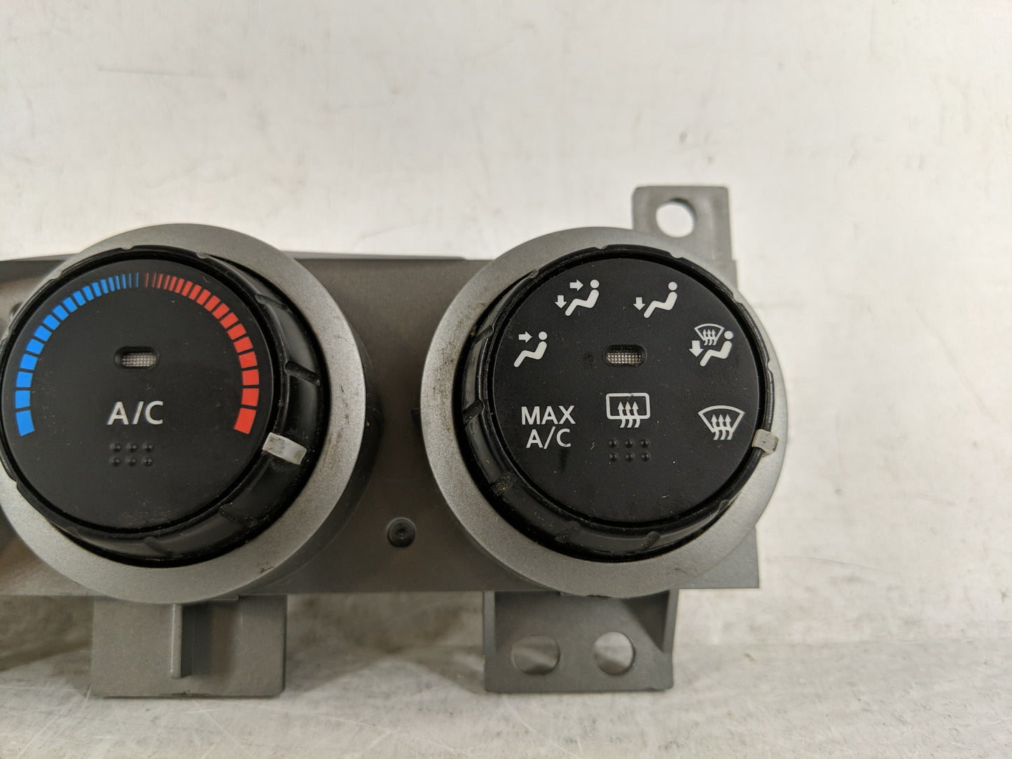 2013 Nissan Rogue Select Climate Control Module Temperature AC/Heater Replacement P/N:27500 1VL0C 27500 1VL0B Fits OEM Used 