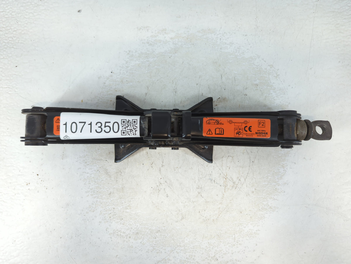 2013 Nissan Sentra Spare Scissor Car Jack 1071350 - Oemusedautoparts1.com