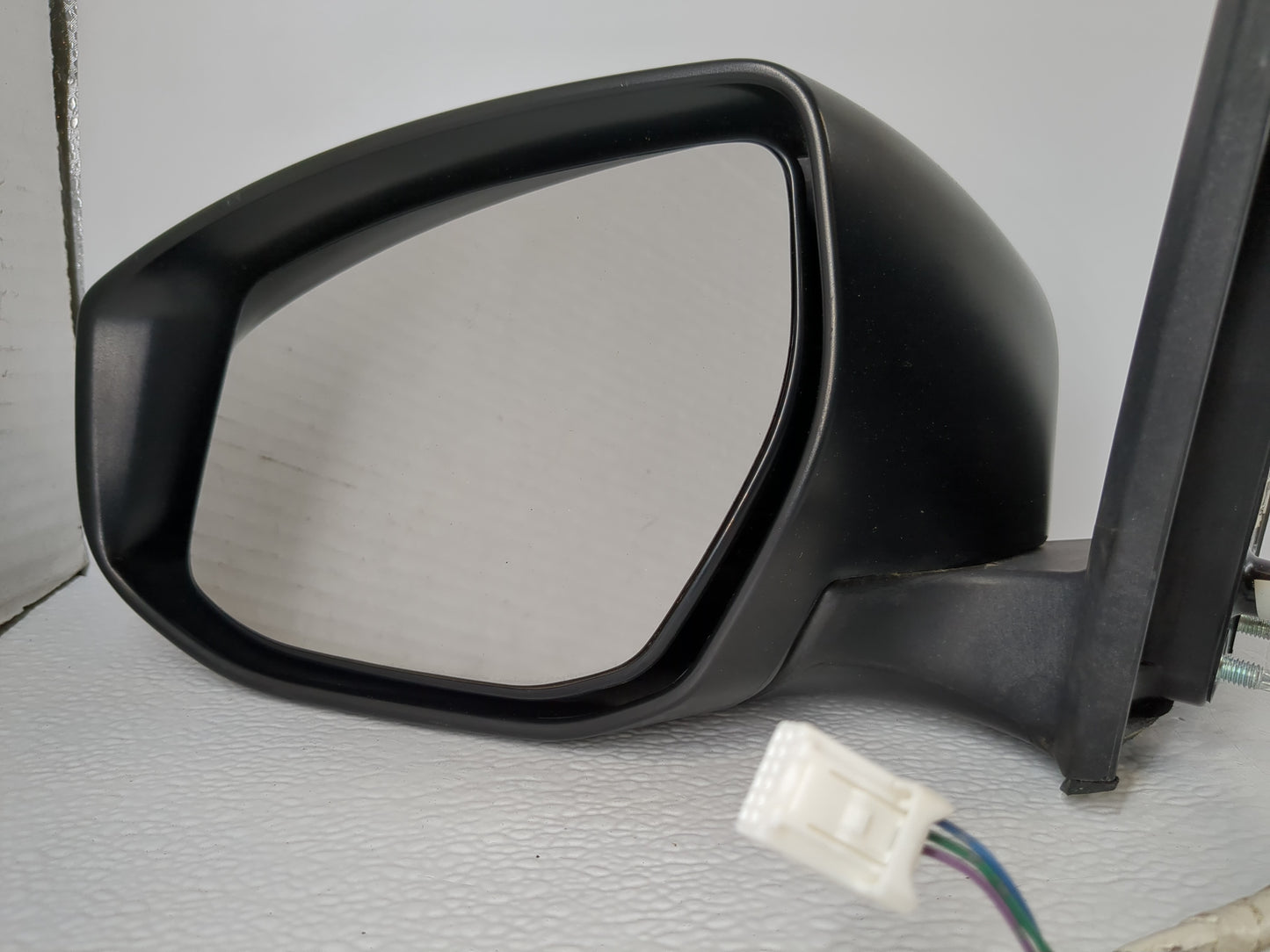 2013-2015 Nissan Sentra Driver Side View Mirror - Left Door Mirror OEM Used - Oemusedautoparts1.com