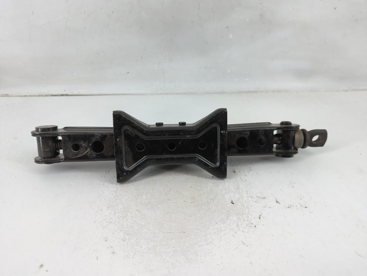 2013 Nissan Sentra Spare Scissor Car Jack 1123462 - Oemusedautoparts1.com