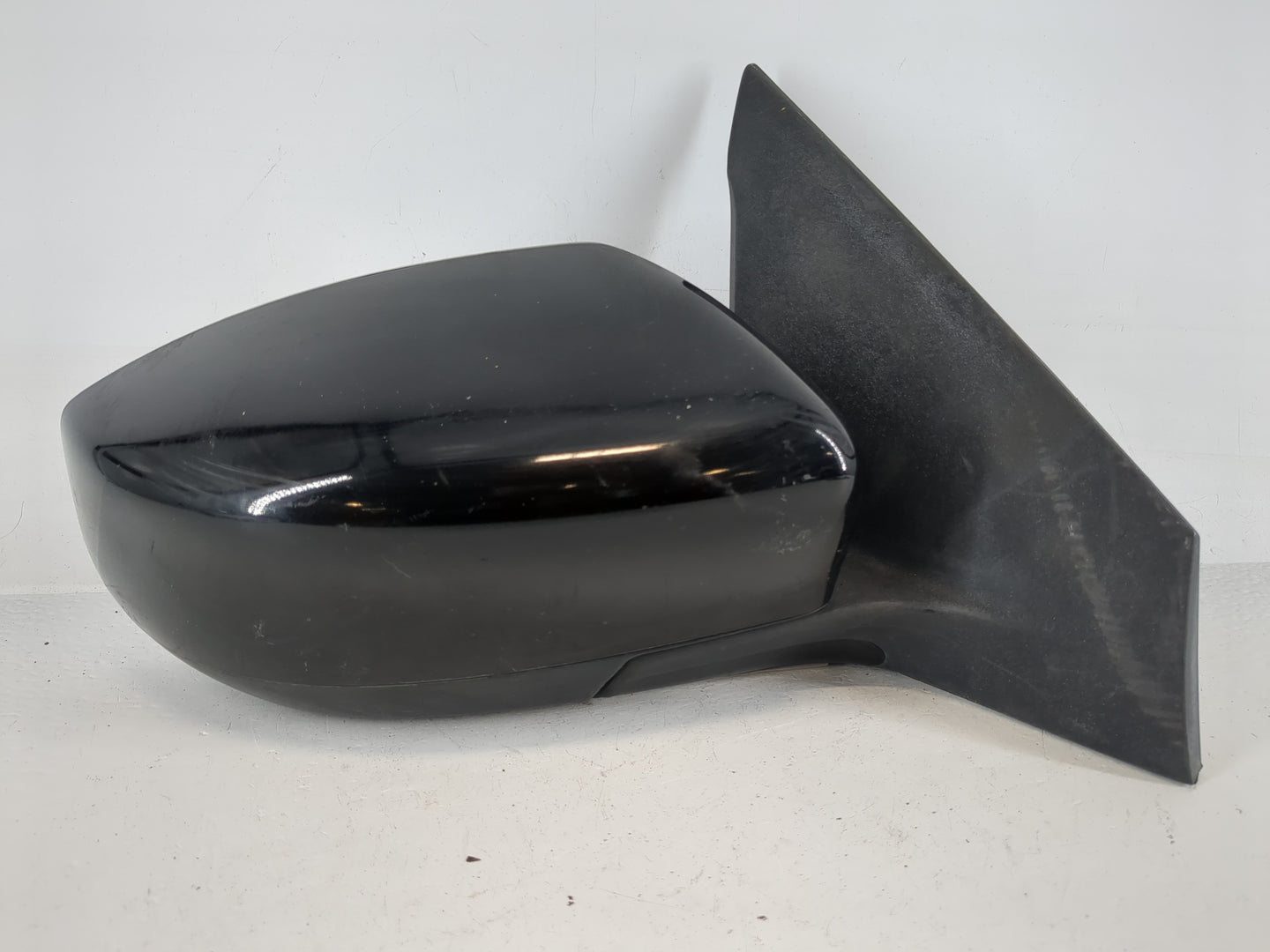 2013-2015 Nissan Sentra Passenger Side View Mirror - Right Door Mirror OEM Used - Oemusedautoparts1.com