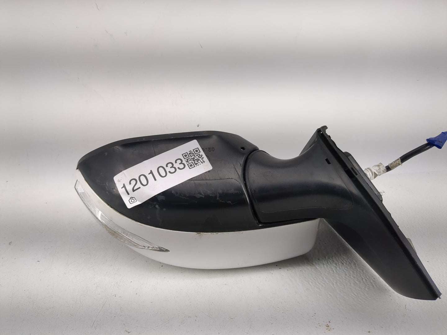2013-2015 Nissan Sentra Driver Side View Mirror - Left Door Mirror OEM Used - Oemusedautoparts1.com