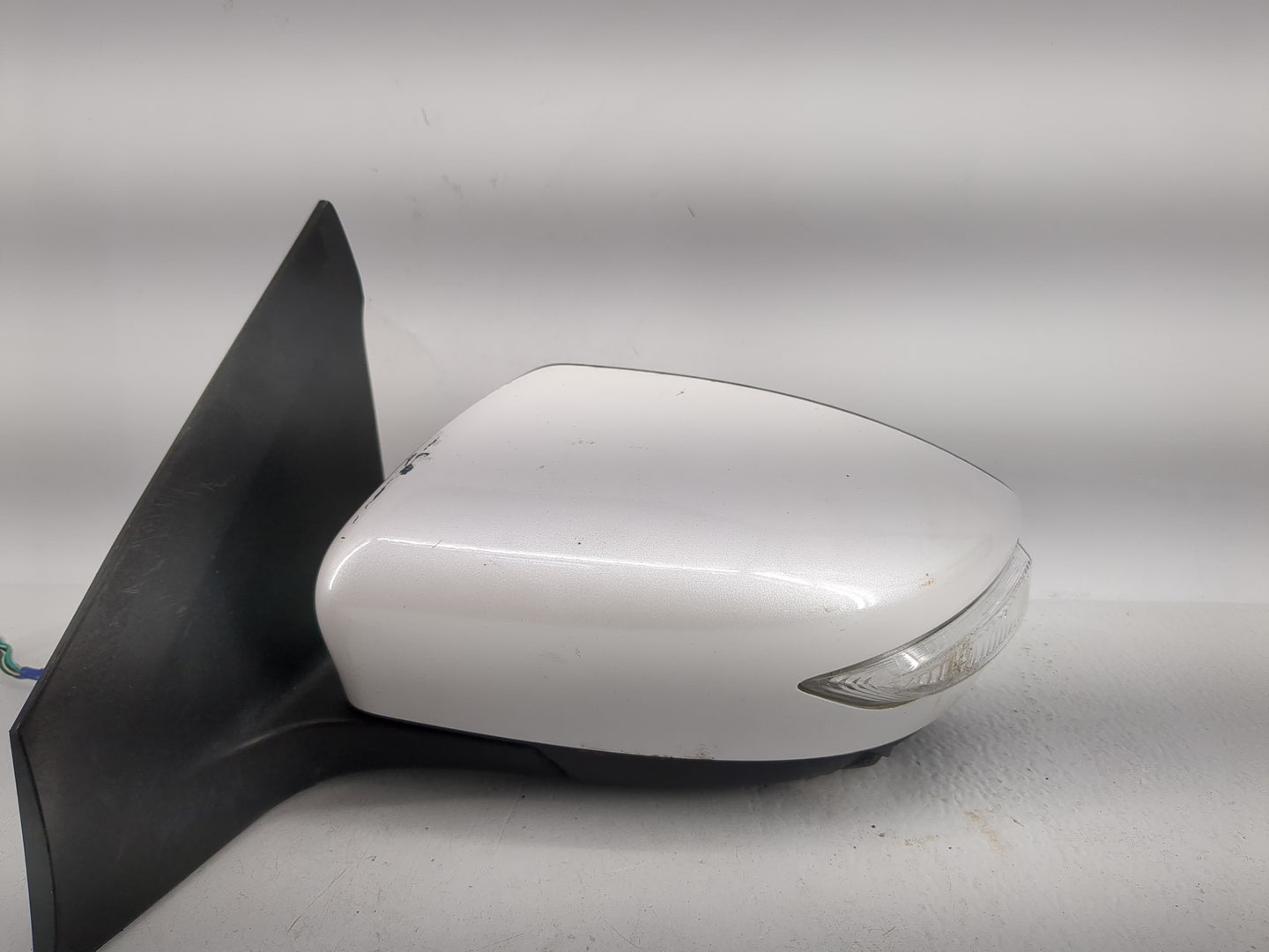 2013-2015 Nissan Sentra Driver Side View Mirror - Left Door Mirror OEM Used - Oemusedautoparts1.com