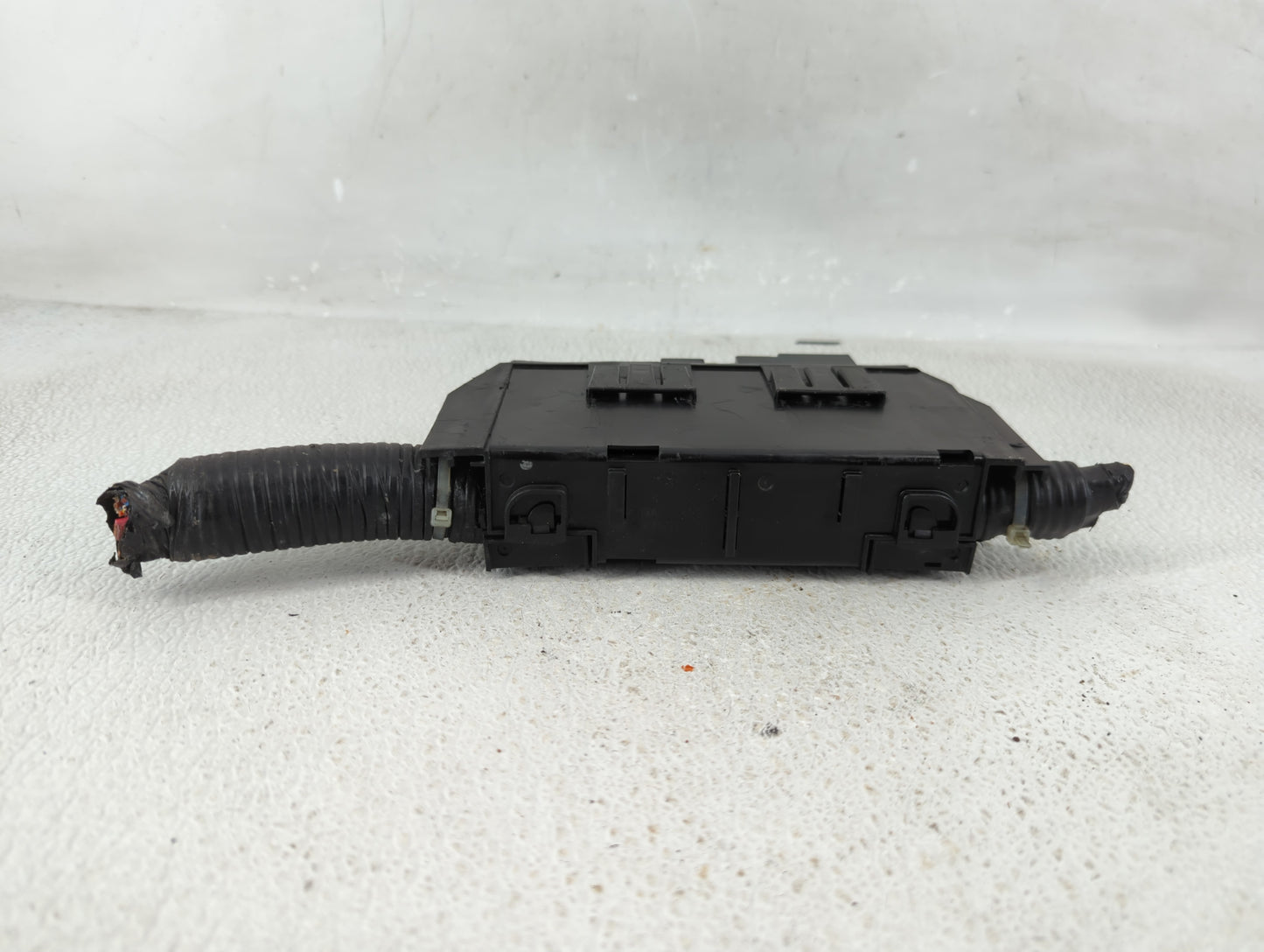 2013-2019 Nissan Sentra Fusebox Fuse Box Panel Relay Module P/N:24382 EW70B 7154-7223-30 Fits OEM Used Auto Parts - Oemuseda