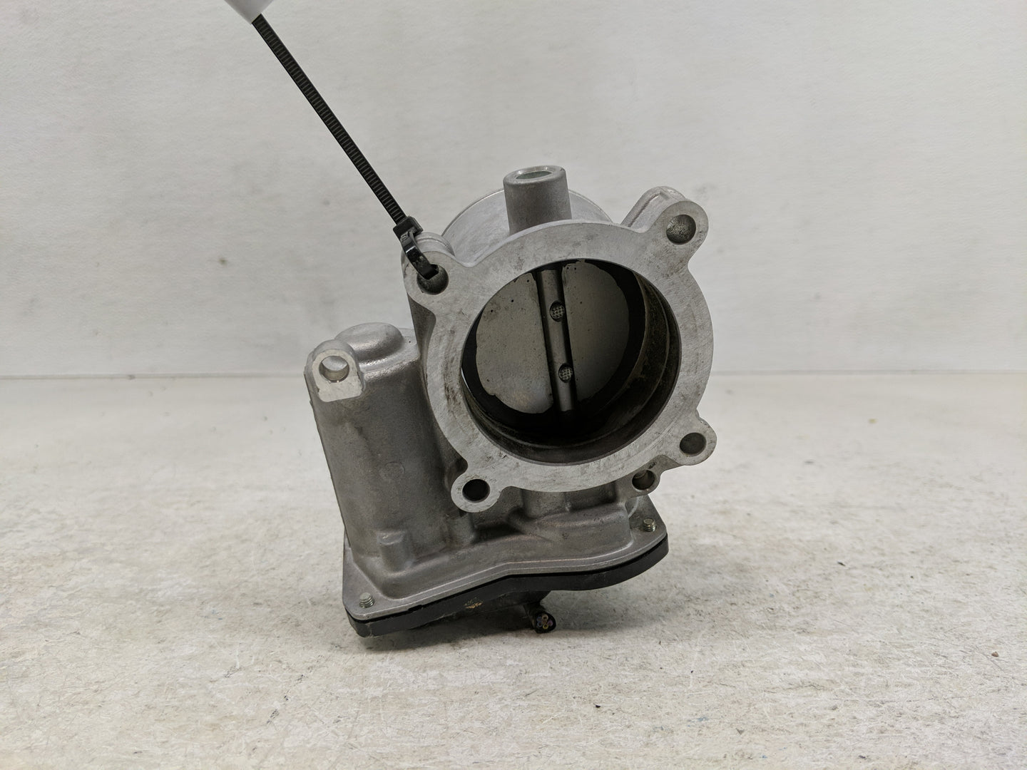 2013-2019 Nissan Sentra Throttle Body P/N:21070 X4434, 891500025 Fits Fits 2013 2014 2015 2016 2017 2018 2019 OEM Used Auto 