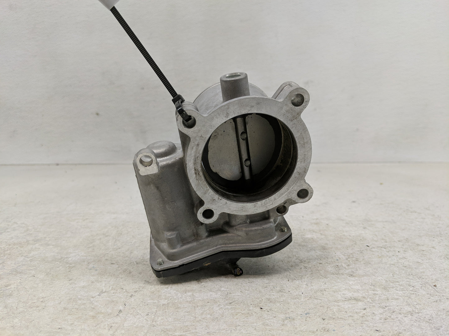 2013-2019 Nissan Sentra Throttle Body P/N:21070 X4434, 891500025 Fits Fits 2013 2014 2015 2016 2017 2018 2019 OEM Used Auto 