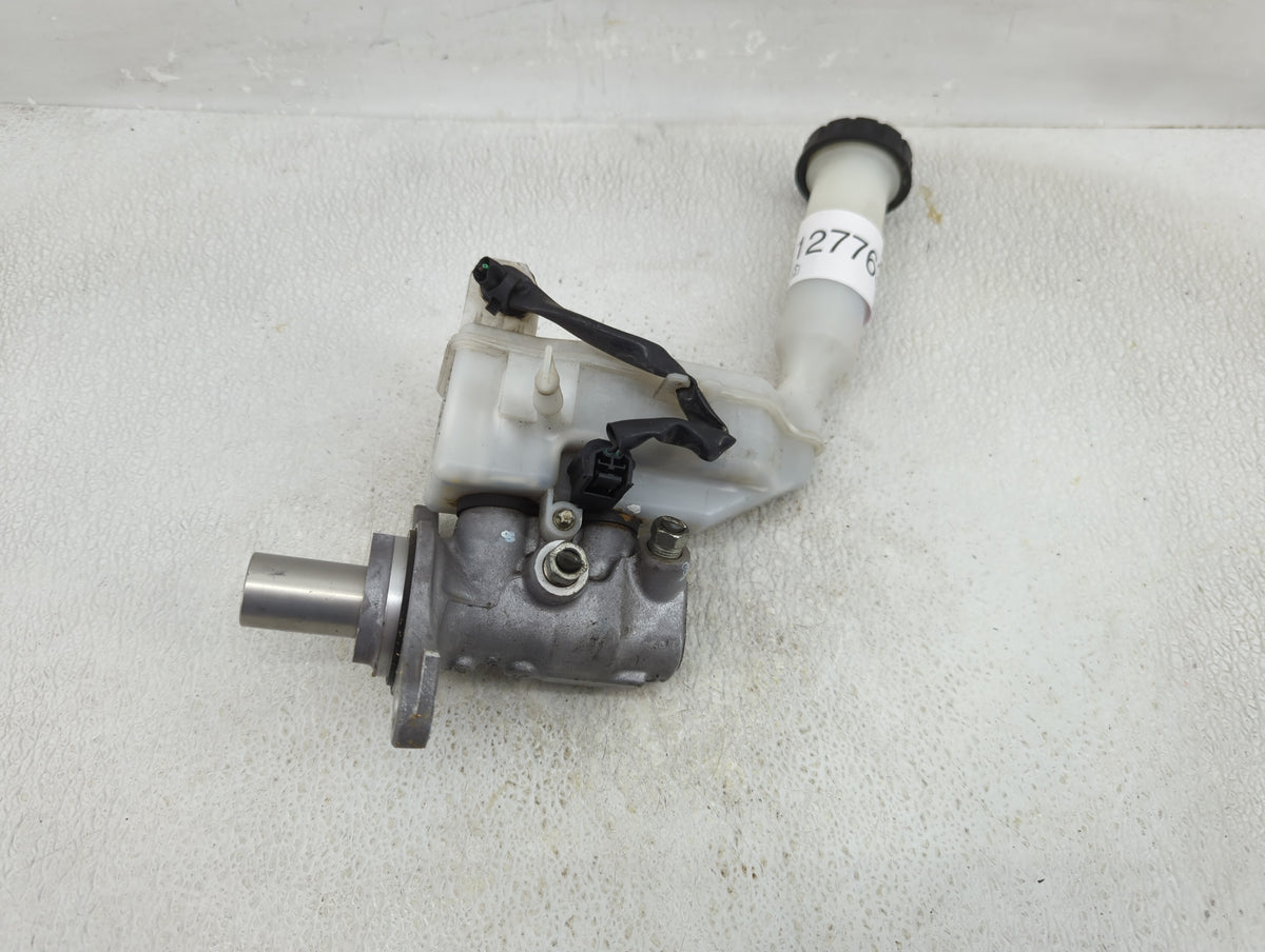 2013-2019 Nissan Sentra Brake Master Cylinder 1277639 - Oemusedautoparts1.com