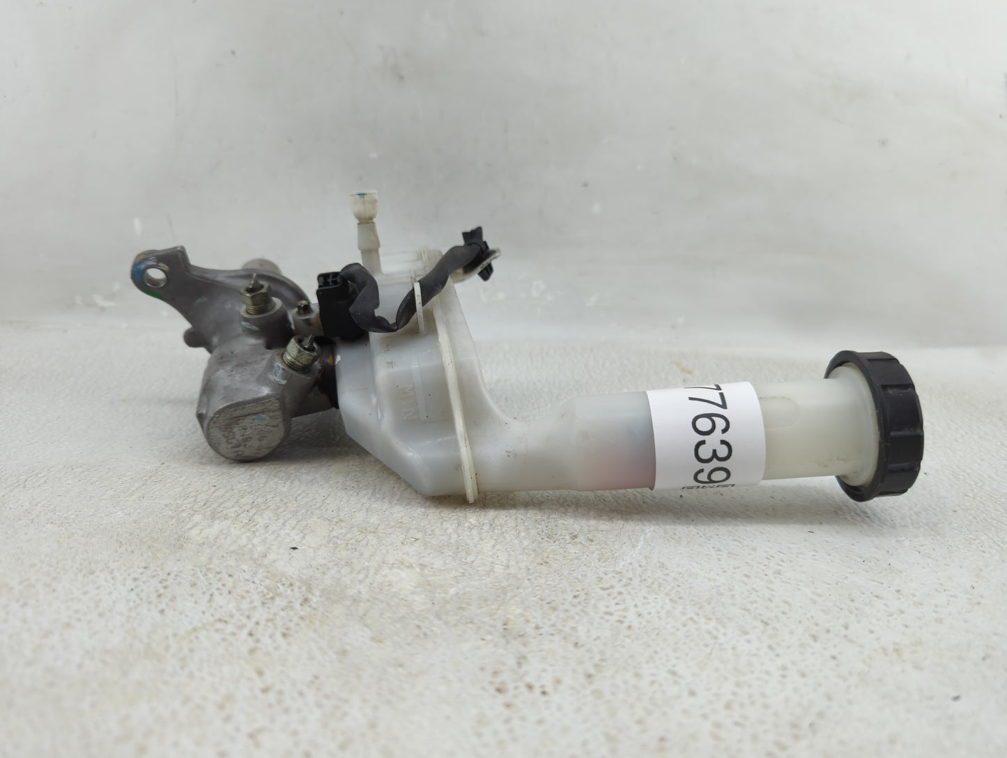 2013-2019 Nissan Sentra Brake Master Cylinder 1277639 - Oemusedautoparts1.com