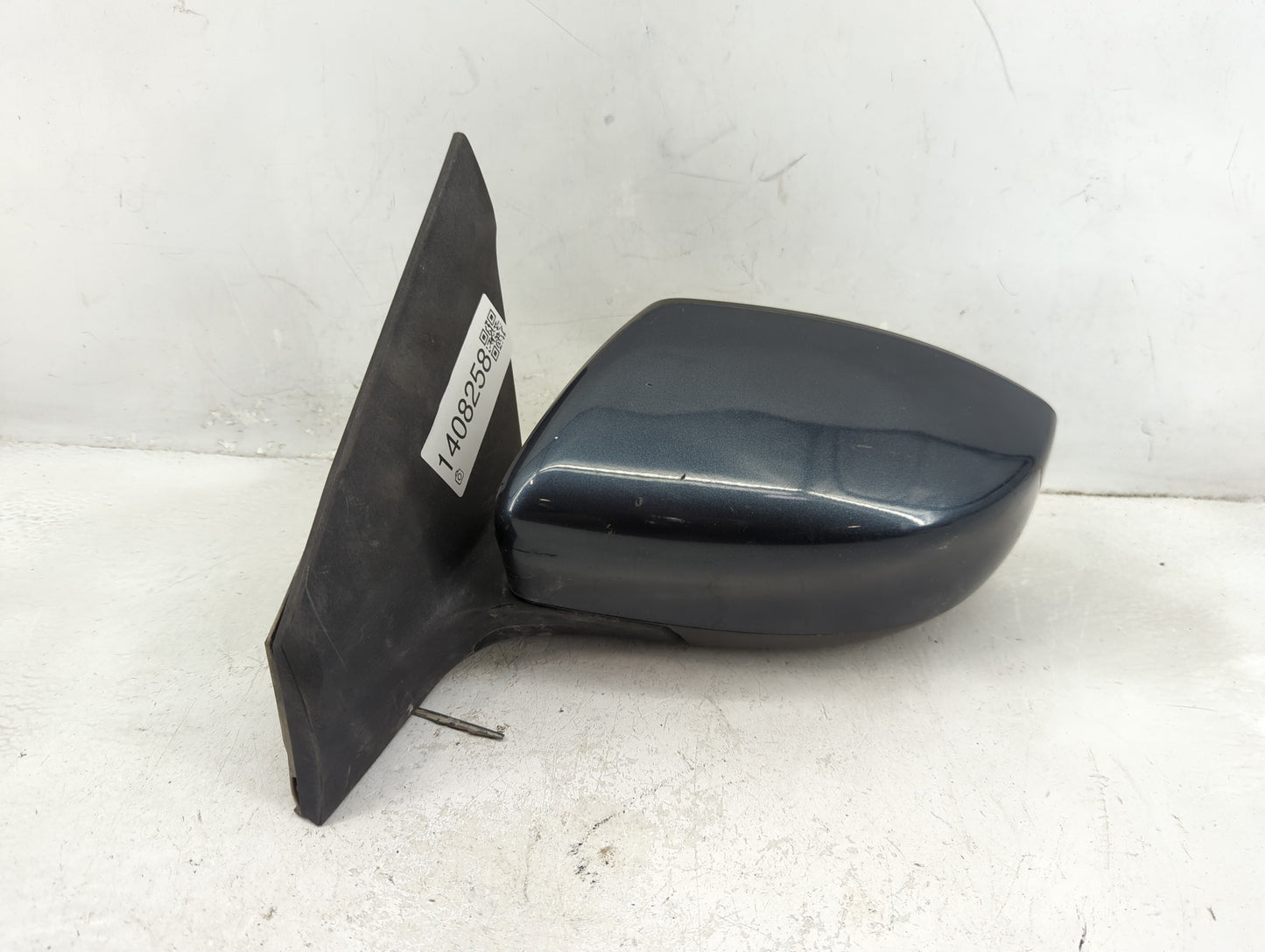 2013-2015 Nissan Sentra Driver Side View Mirror - Left Door Mirror OEM Used - Oemusedautoparts1.com